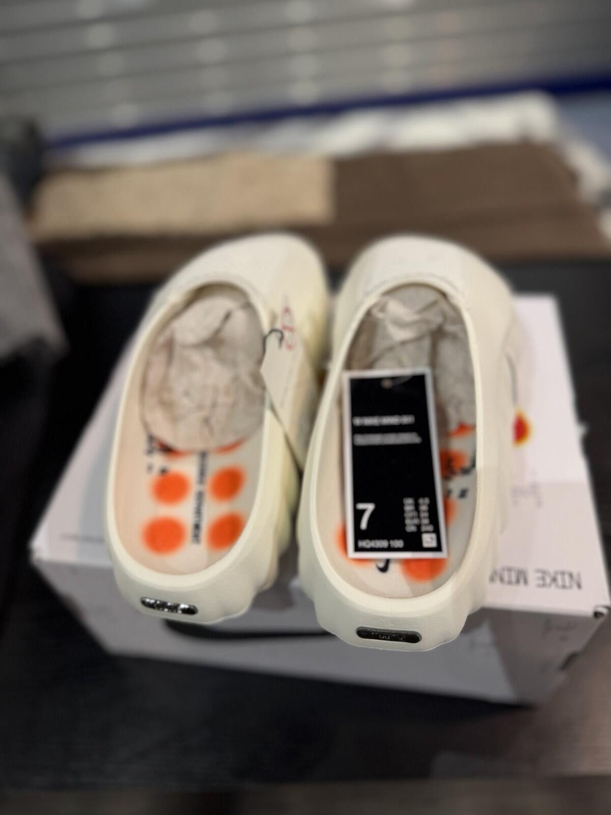 Nike Size 7W/6M Nike Mind Slide 001 Sail HQ4307 100 Women Release Size US 7 / EU 40 - 8 Thumbnail