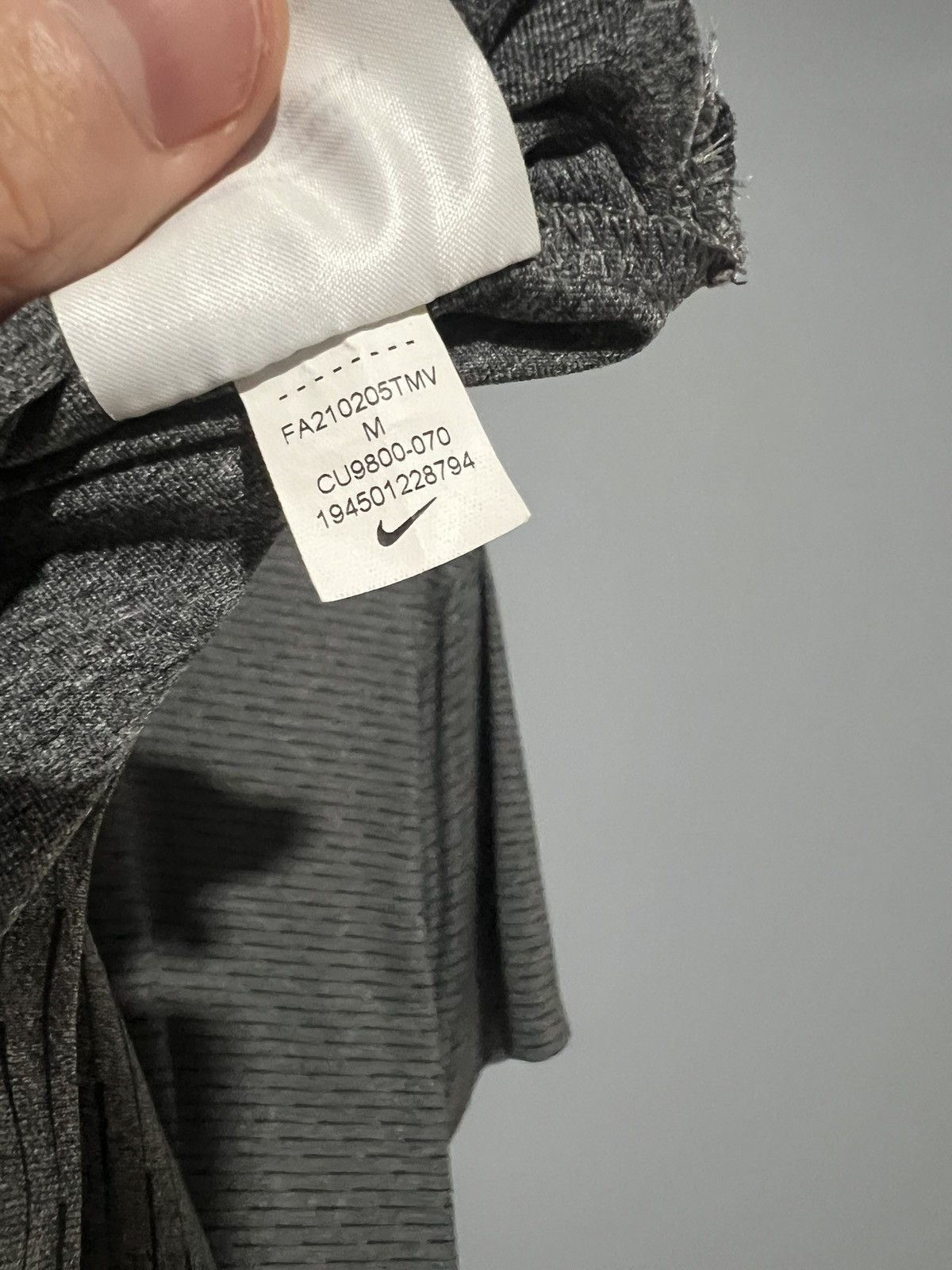 Nike Nike Golf Shirt Men’s Sz M Striped Gray & Black CU9800-070 Size US M / EU 48-50 / 2 - 7 Thumbnail