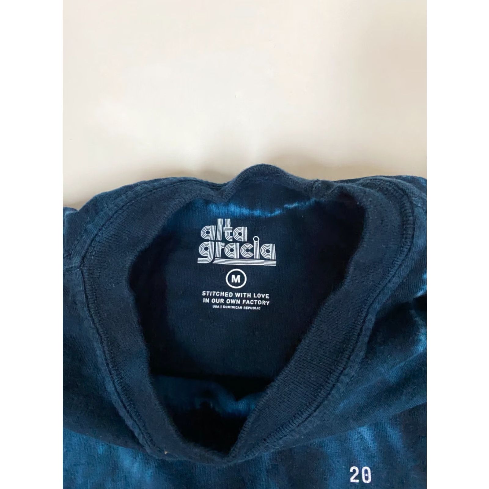 Gildan Gildan M Mens Shirt Short Sleeve Crew Neck Blue Tie Dye Georgia Waves 90s American University Colorful Breathable Pockets Regular Cotton Shirt Size US M / EU 48-50 / 2 - 5 Thumbnail