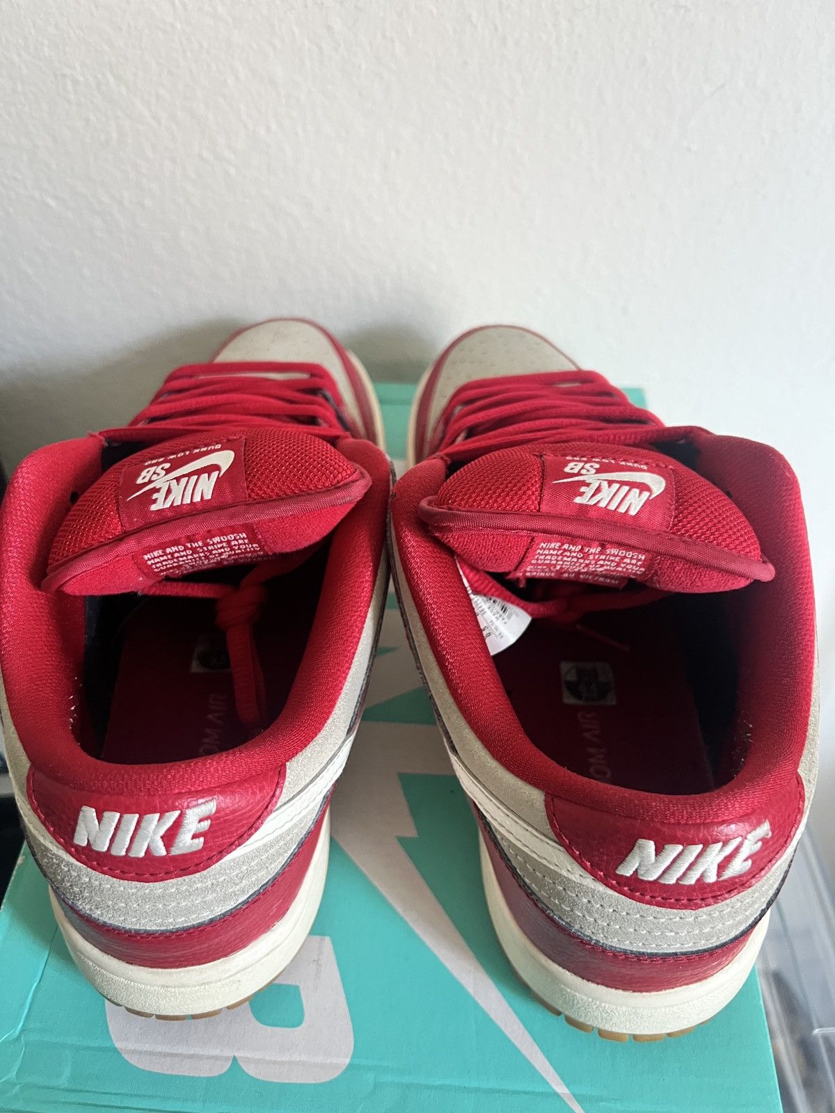 Nike SB Size 9.5 - Nike Dunk Pro SB Low Valentines Day Size US 9.5 / EU 42-43 - 5 Thumbnail