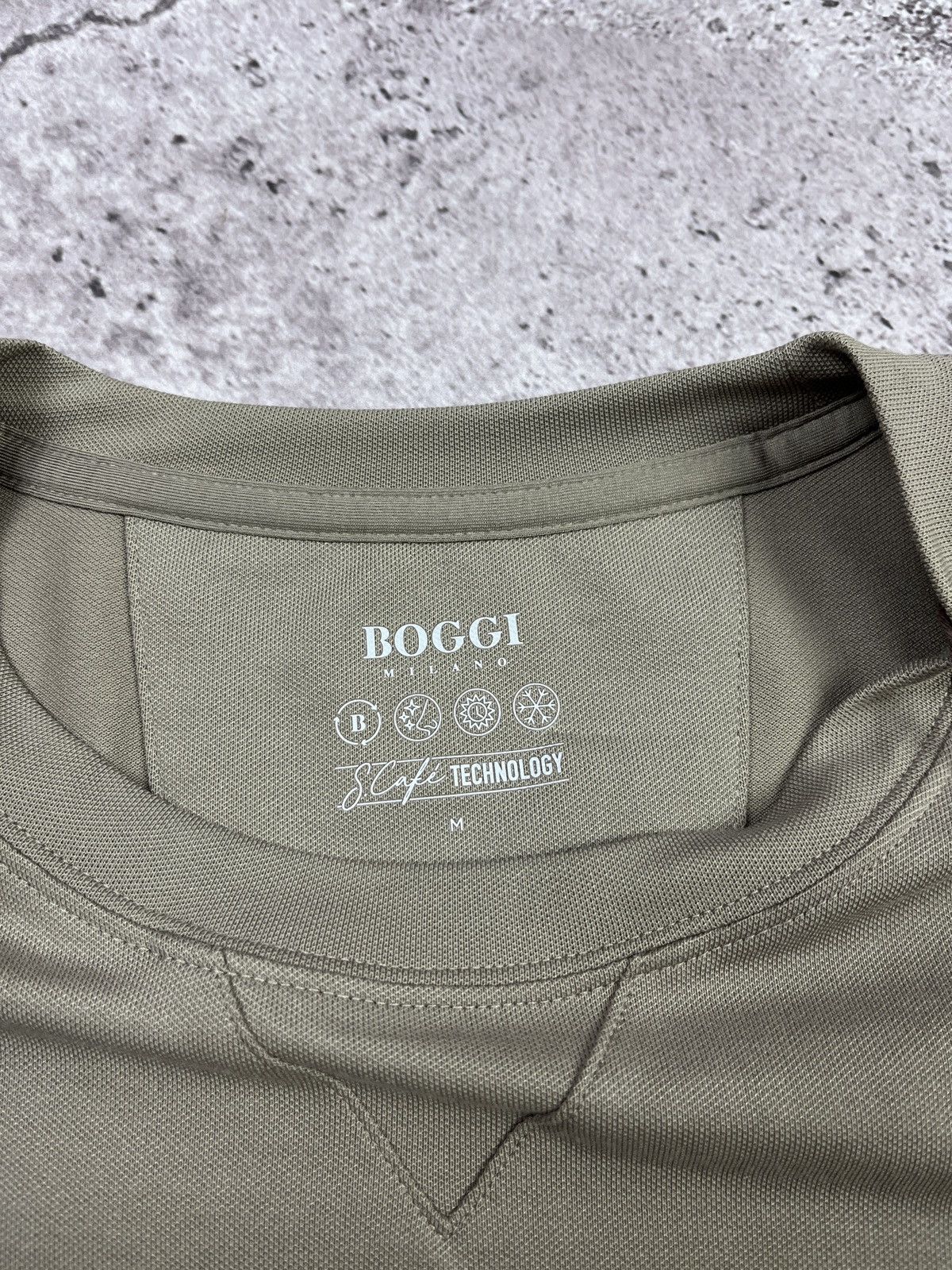 Boggi Boggi Milano 🇮🇹 Tech Your Time T-Shirt Taupe Stretch BNWT Size US M / EU 48-50 / 2 - 7 Thumbnail