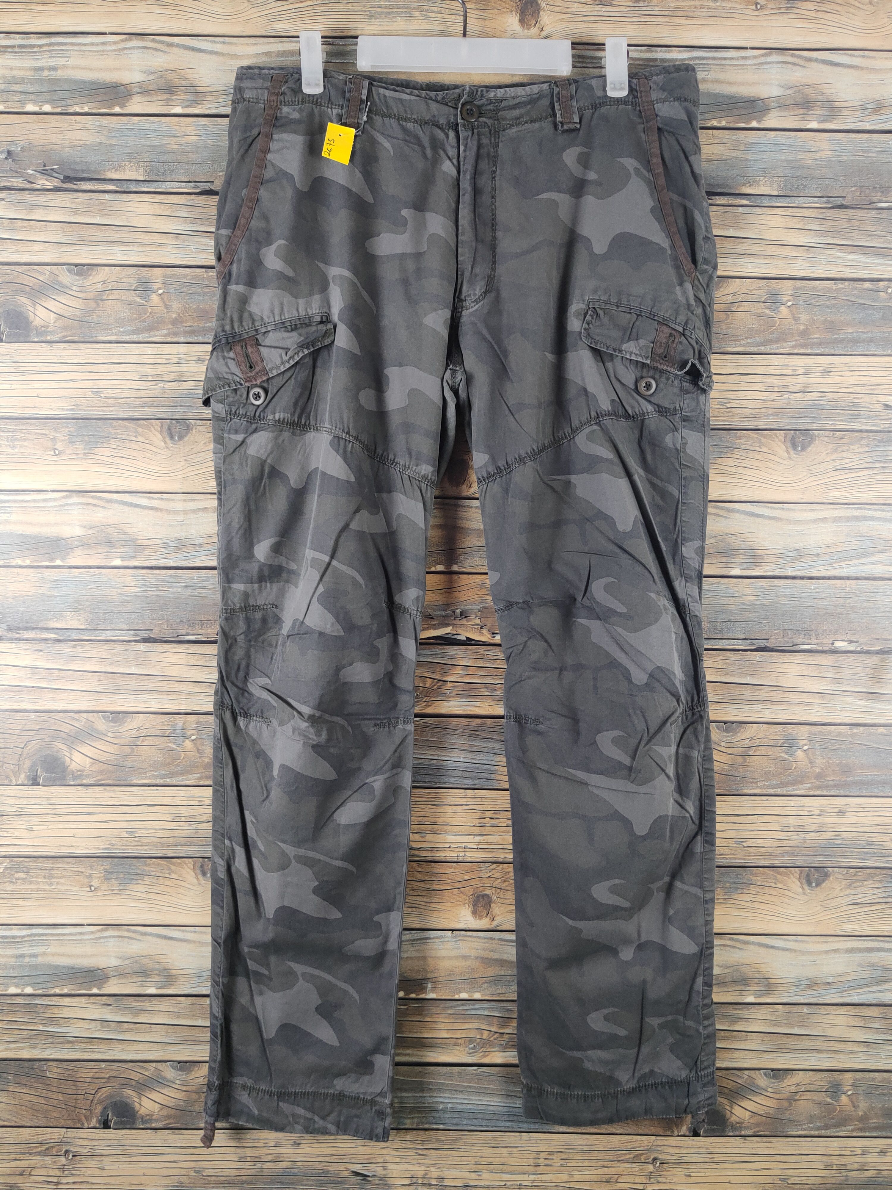 DL Uniqlo Camouflage Multipocket Cargo Pants #2675
