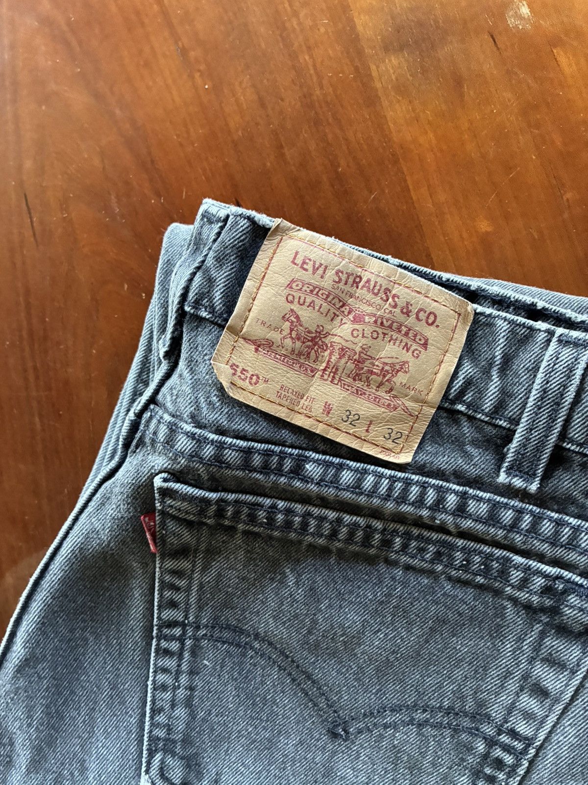 Vintage 90s Levi’s 550 loose fit denim jeans