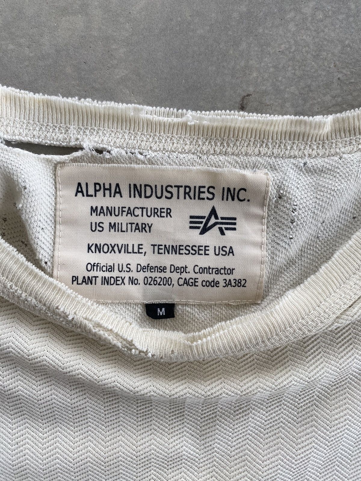 Alpha Industries × Vintage VINTAGE DISTRESSED ALPHA INDUSTRIES INC LS TEE Size US M / EU 48-50 / 2 - 4 Thumbnail