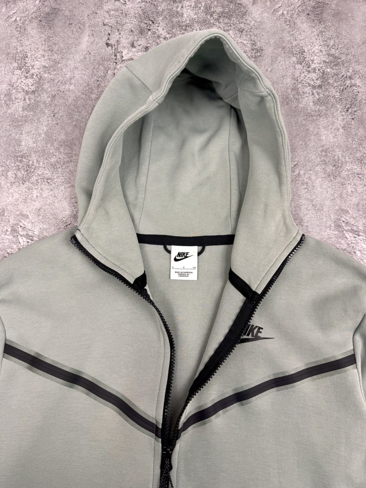 Nike Nike Men Tech Fleece Basic Zip Hoodie Grey/Green Size S Size US S / EU 44-46 / 1 - 5 Thumbnail