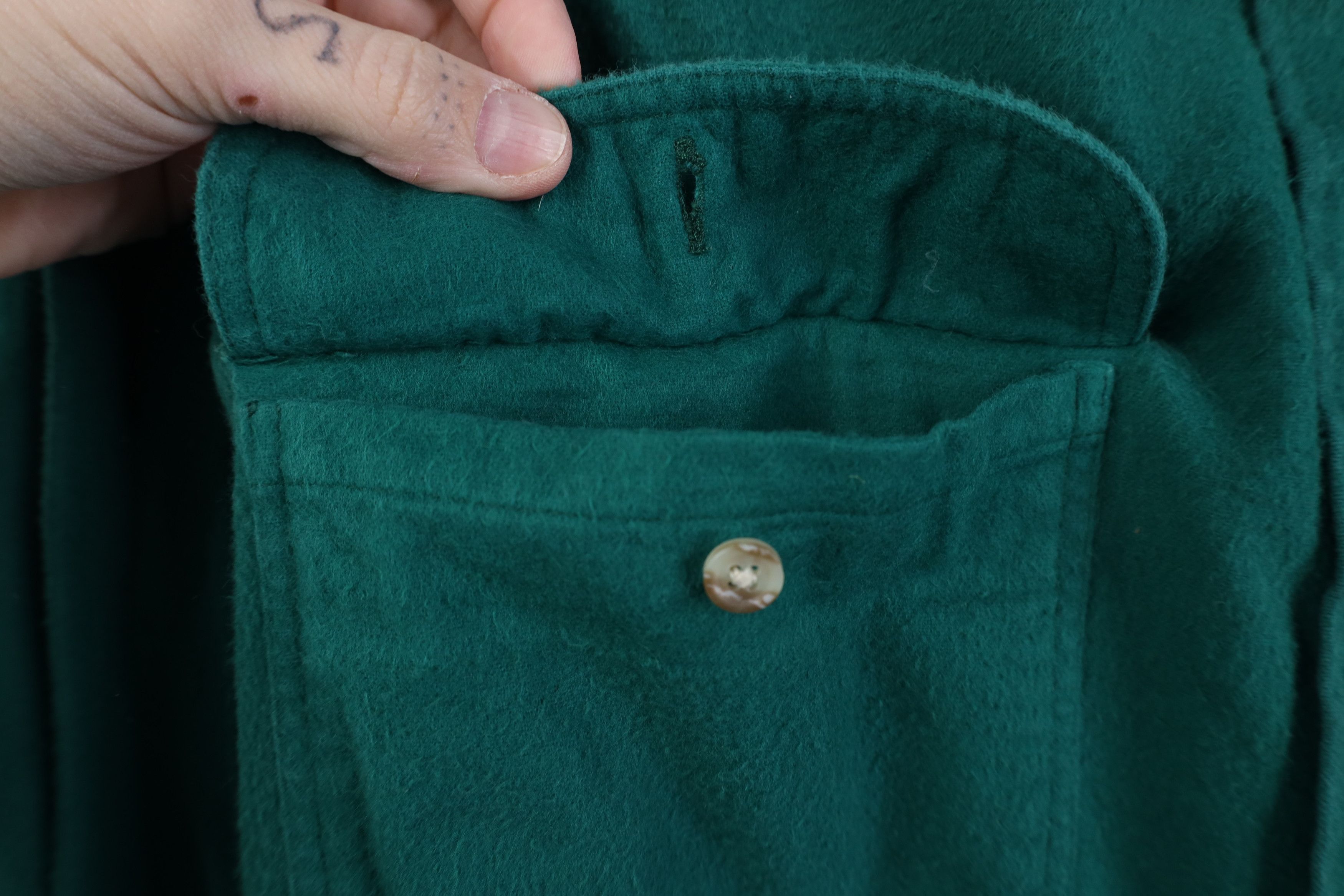 Vintage Vintage 70s Streetwear Cloth Collared Button Shirt Green Size US L / EU 52-54 / 3 - 7 Thumbnail