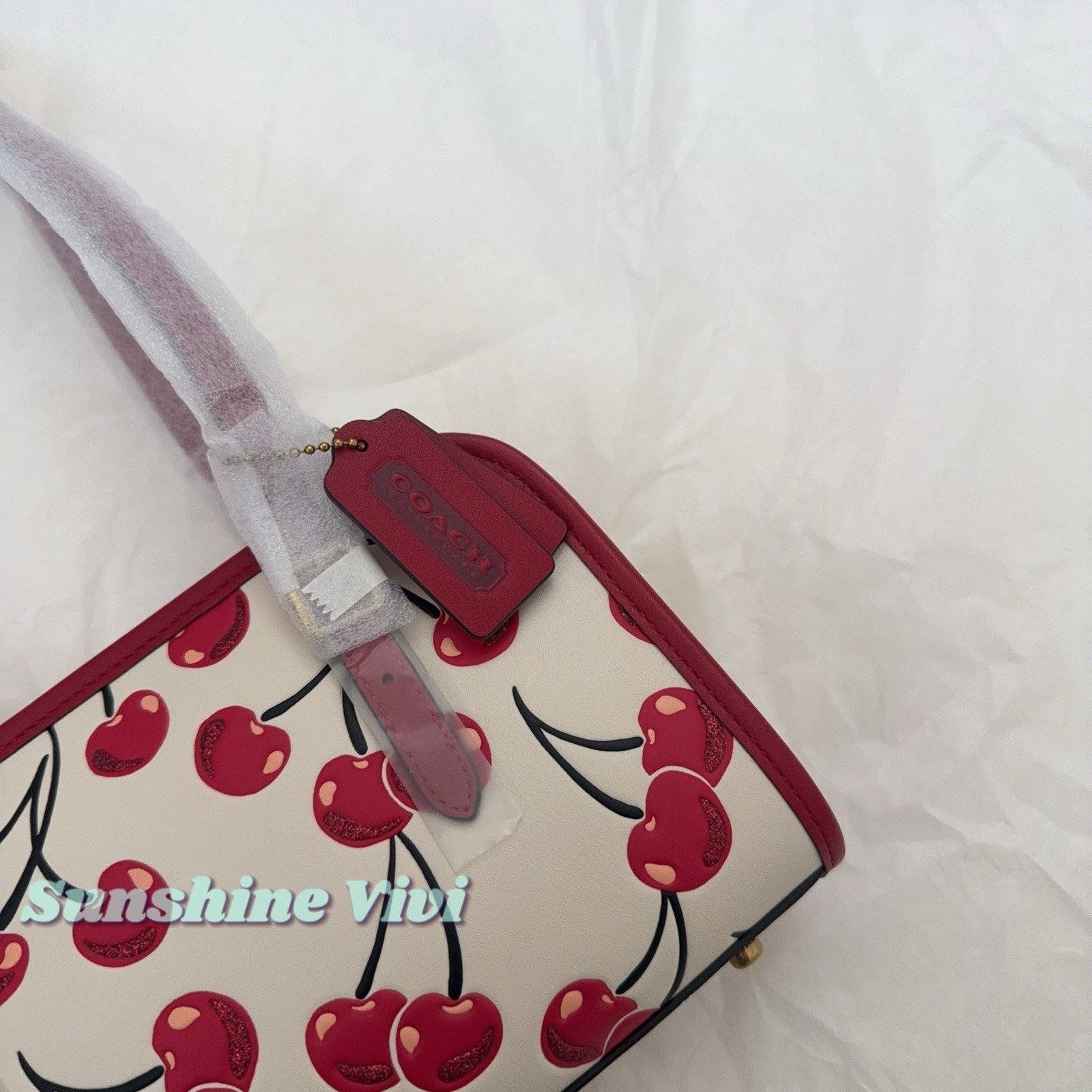 Coach NWT Coach Swing Zip Shoulder Bag Cherry Leather/Brass CZ494 Size ONE SIZE - 5 Thumbnail