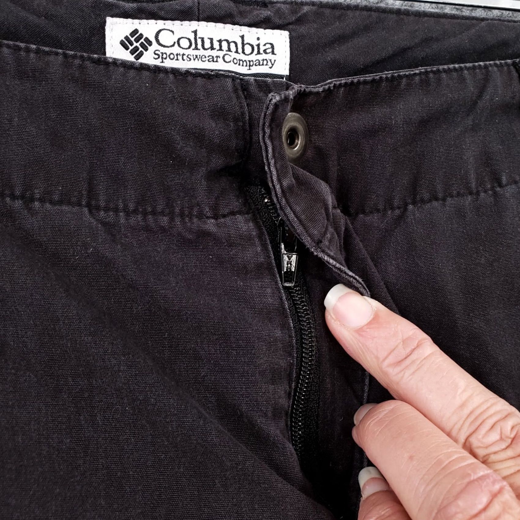 Vintage Columbia Shorts Womens 8P Black Petites Cargo Mid Rise Flat Front Outdoor Size 30" / US 8 / IT 44 - 6 Thumbnail