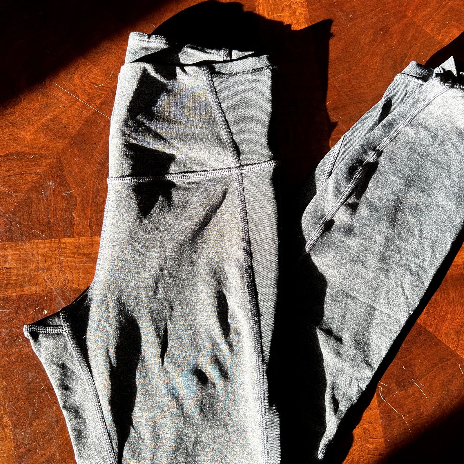Lululemon Lululemon Grey Leggings Size 27" / US 4 / IT 40 - 2 Thumbnail