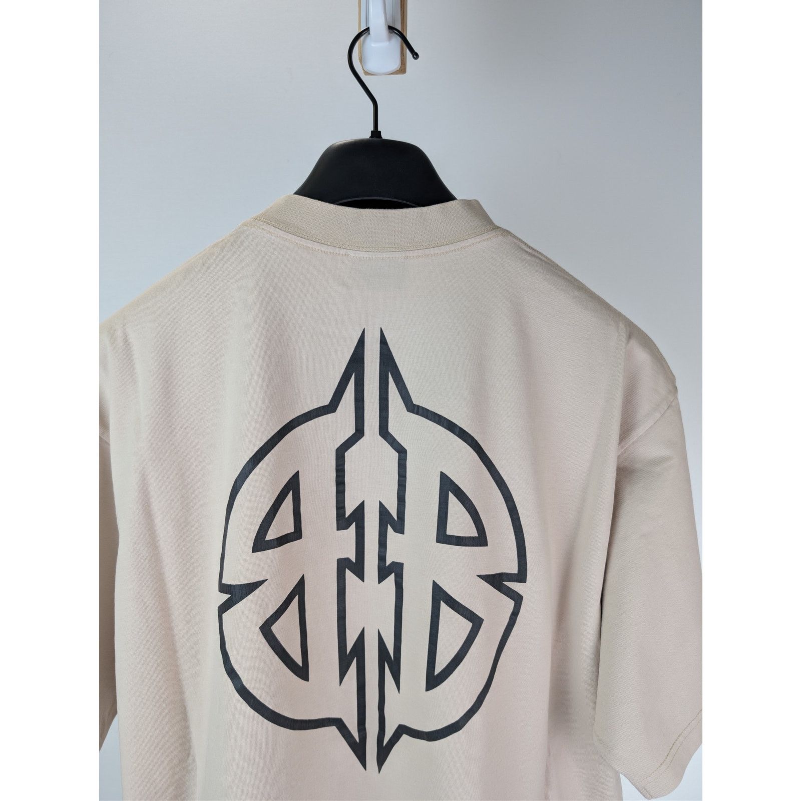 Balenciaga o1rshd1 Cotton Logo Medium Fit T-Shirt in Light Beige/Black Size US S / EU 44-46 / 1 - 15 Thumbnail
