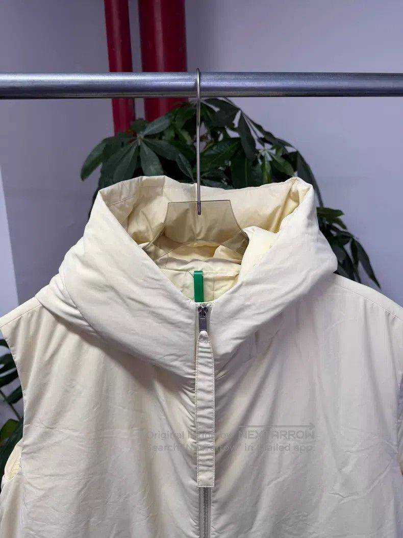 Jil Sander Jil Sander size 48 Cream hooded down vest Size L / US 10 / IT 46 - 4 Thumbnail