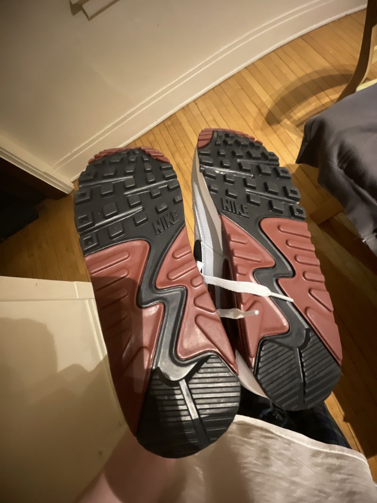 Nike Nike air max 90 lifestyle shoes Size US 10.5 / EU 43-44 - 7 Thumbnail