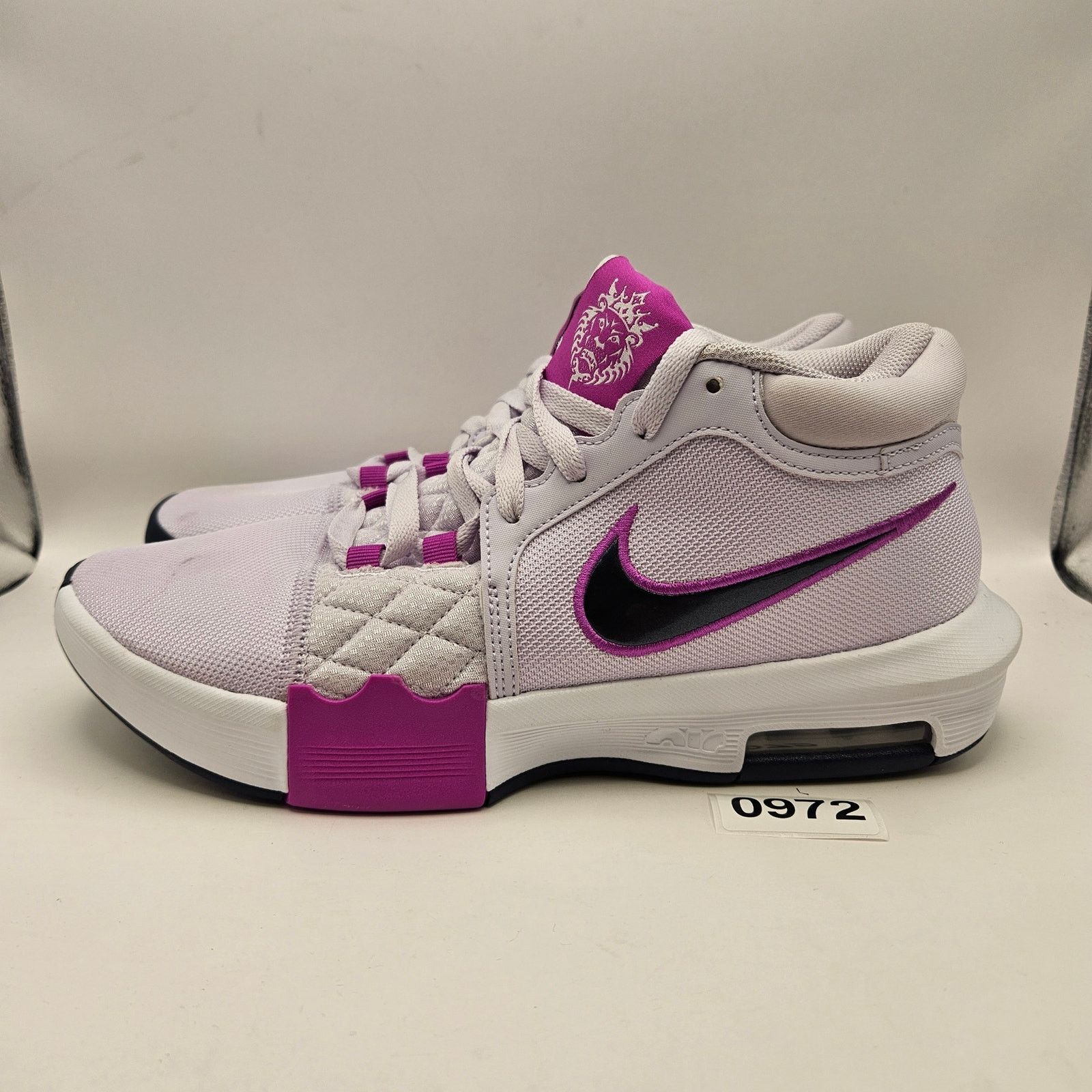 Nike NIKE LEBRON SIZE 9 WITNESS 9 BARELY GRAPE HYPER VIOLET Size US 9 / EU 42 - 2 Thumbnail