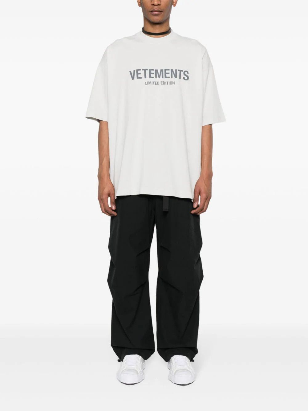 Vetements o1y0924 Oversize T-Shirt in White Size US S / EU 44-46 / 1 - 5 Thumbnail