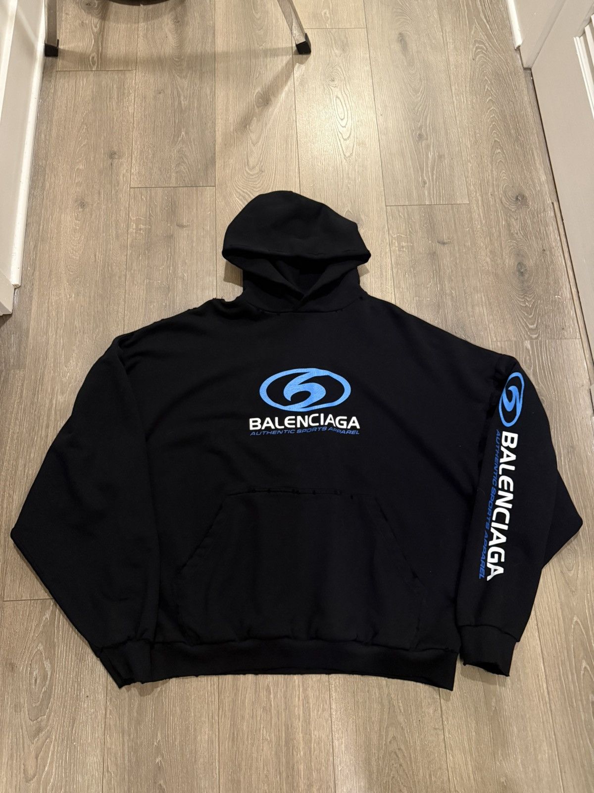 Balenciaga Balenciaga Surf Hoodie Size US L / EU 52-54 / 3 - 1 Thumbnail