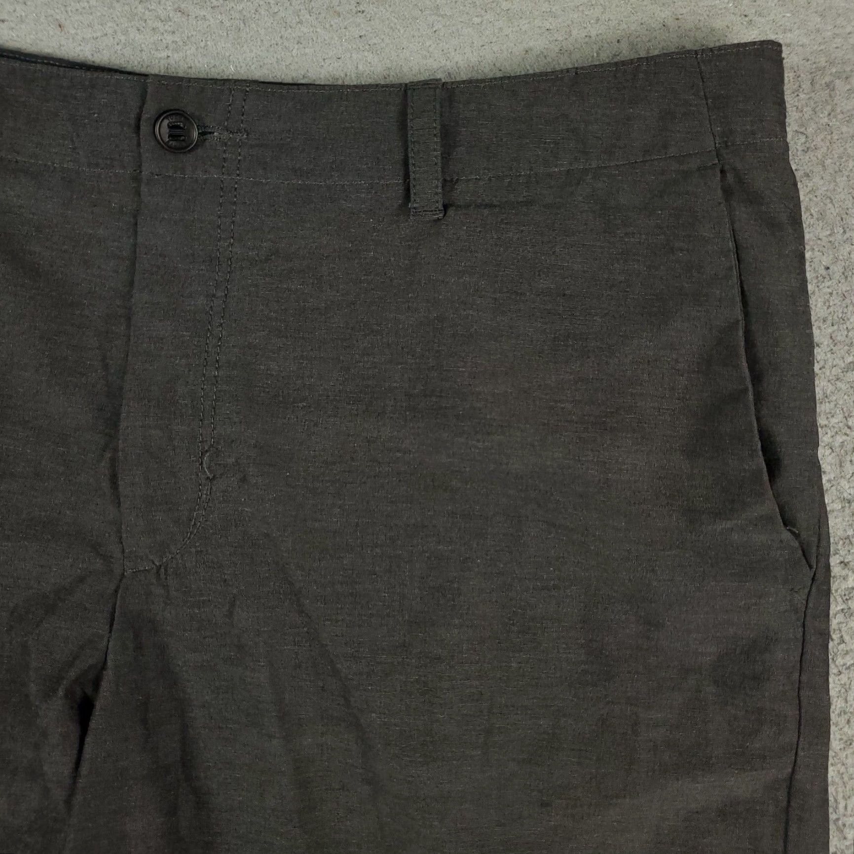 Tommy Bahama VINTAGE Tommy Bahama Men's Shorts Size 40 Gray Chino Flat Front Casual Summer Size US 40 / EU 56 - 3 Thumbnail