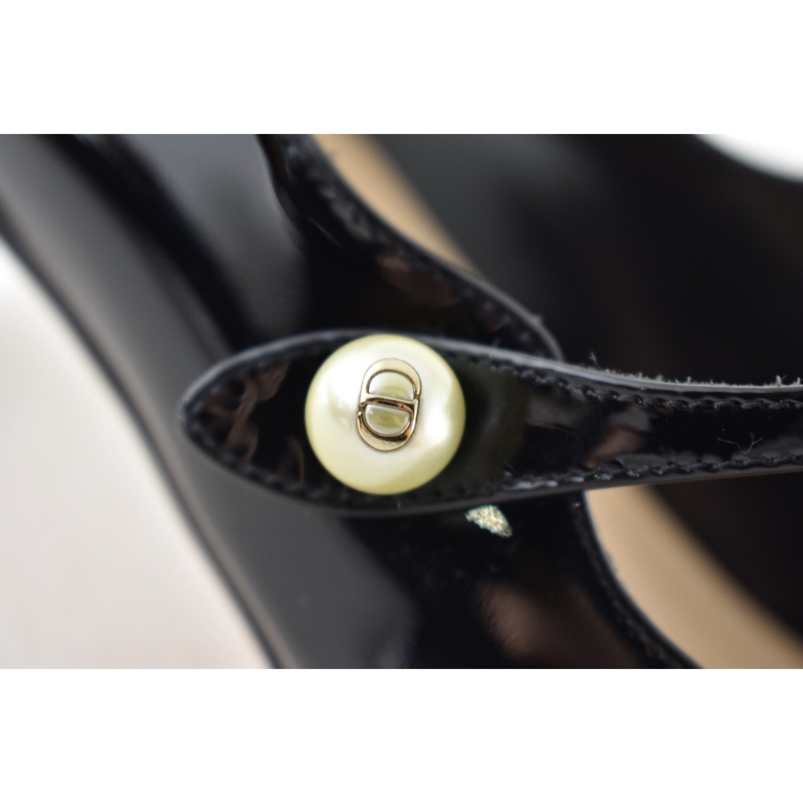 Dior Christian Dior Jolie Black Patent Maryjane Pearl Pump 39.5 Size US 9.5 / IT 39.5 - 8 Thumbnail
