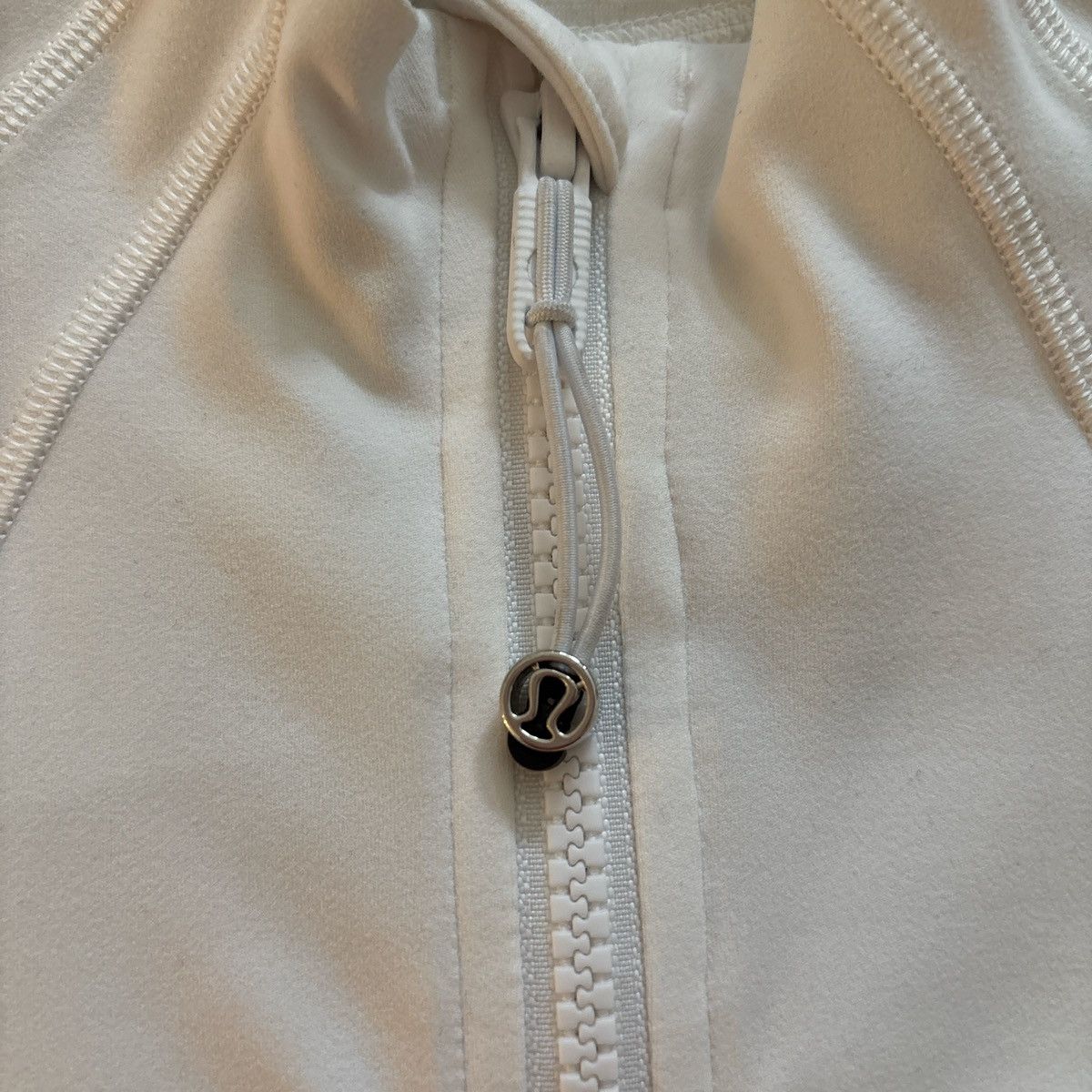 Lululemon lulu cropped define jacket Size S / US 4 / IT 40 - 2 Thumbnail