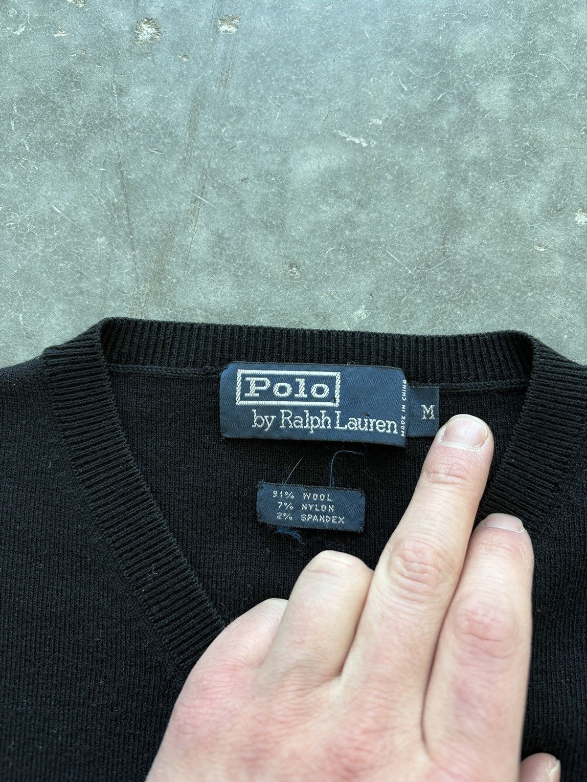 Polo Ralph Lauren Vintage Y2K Polo Ralph Lauren Black Wool V Neck Sweater Size US M / EU 48-50 / 2 - 3 Thumbnail
