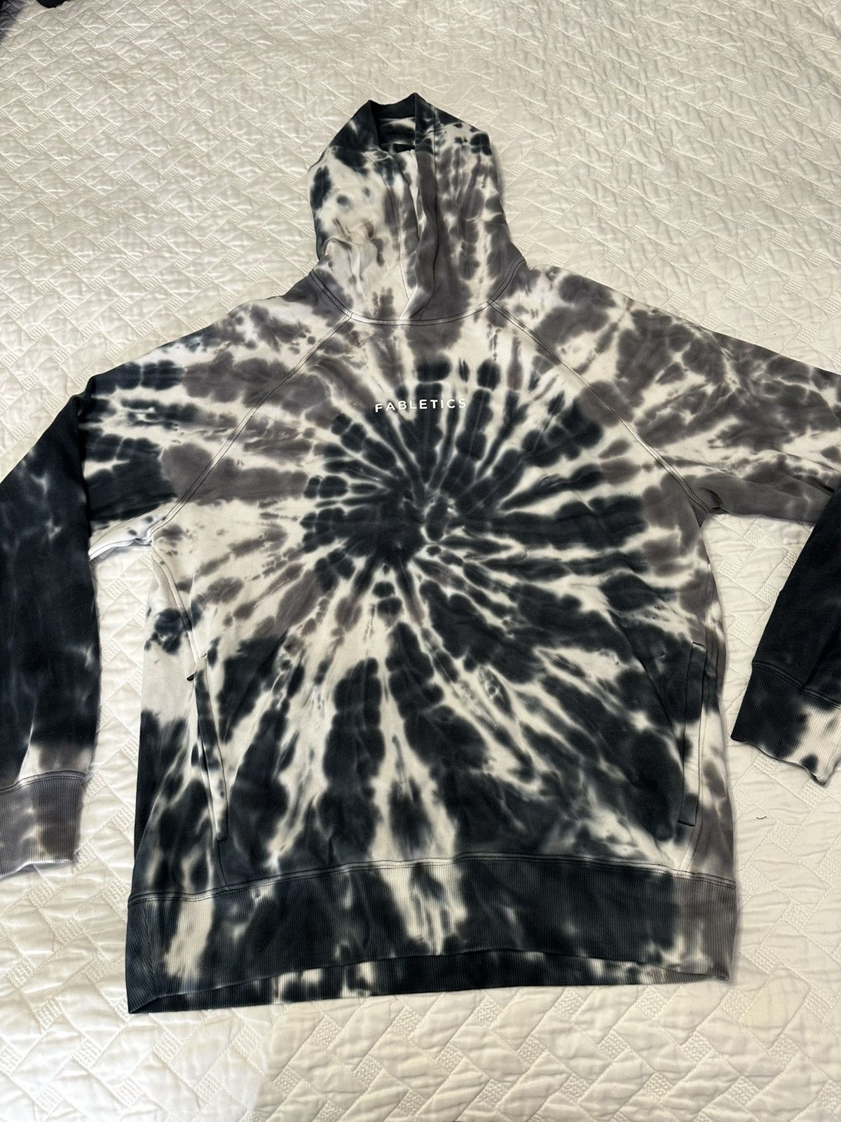 Fabletics Fabletics hoodie size large Size US L / EU 52-54 / 3 - 1 Thumbnail