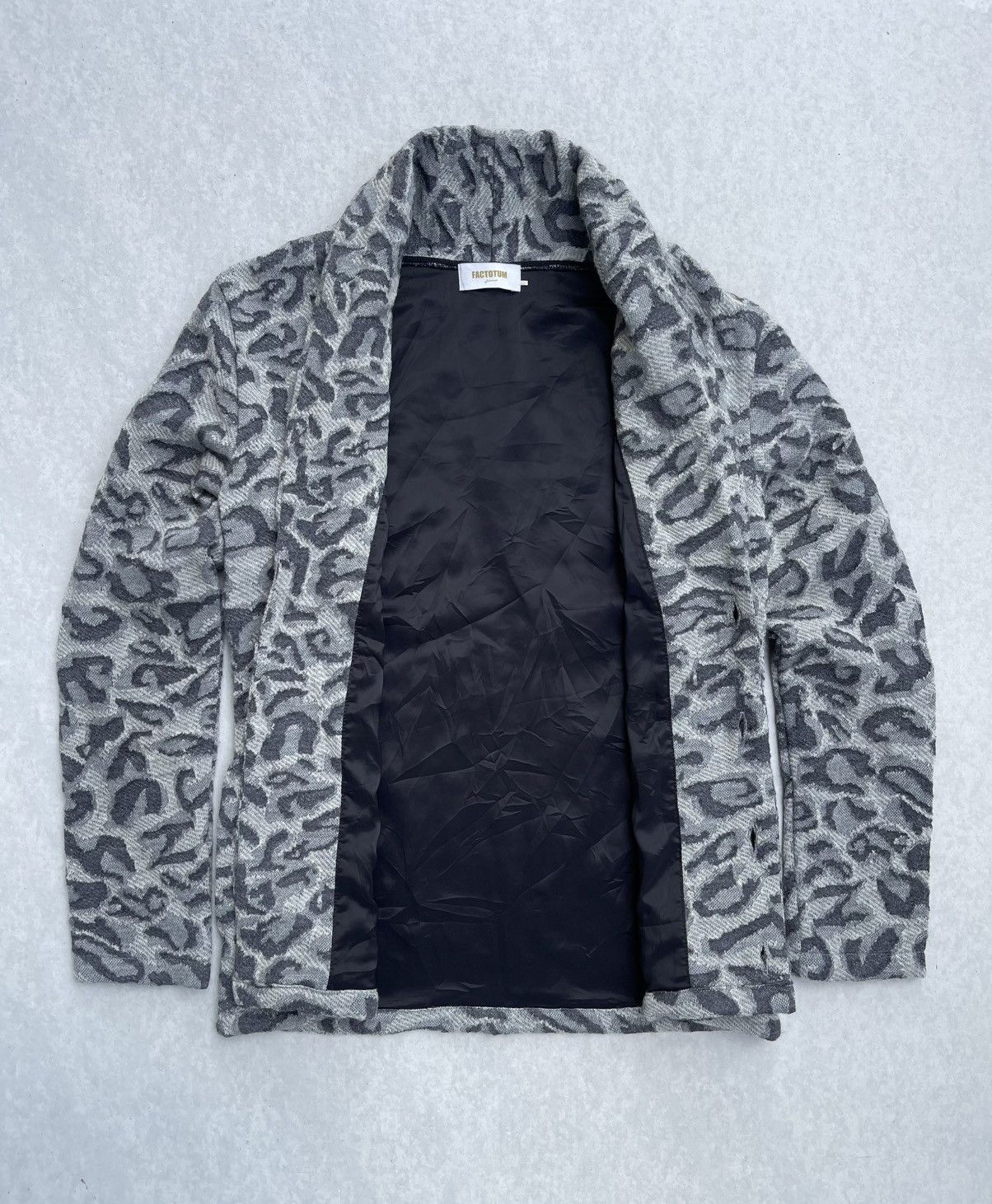 Designer × FACTOTUM × Japanese Brand 🔥RARE🔥 FACTOTUM JAPAN WOOL CHEETAH STYLE CARDIGAN Size US S / EU 44-46 / 1 - 5 Thumbnail