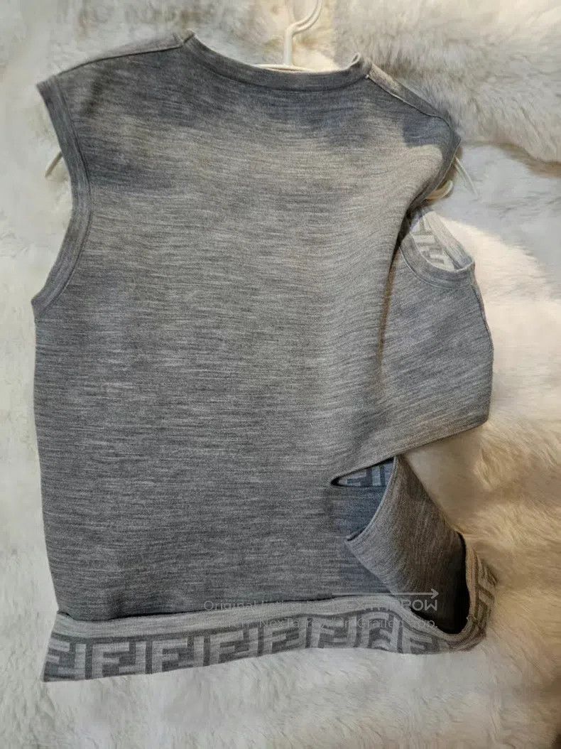 Fendi Fendi Grey Knit Top Size XS / US 0-2 / IT 36-38 - 2 Thumbnail