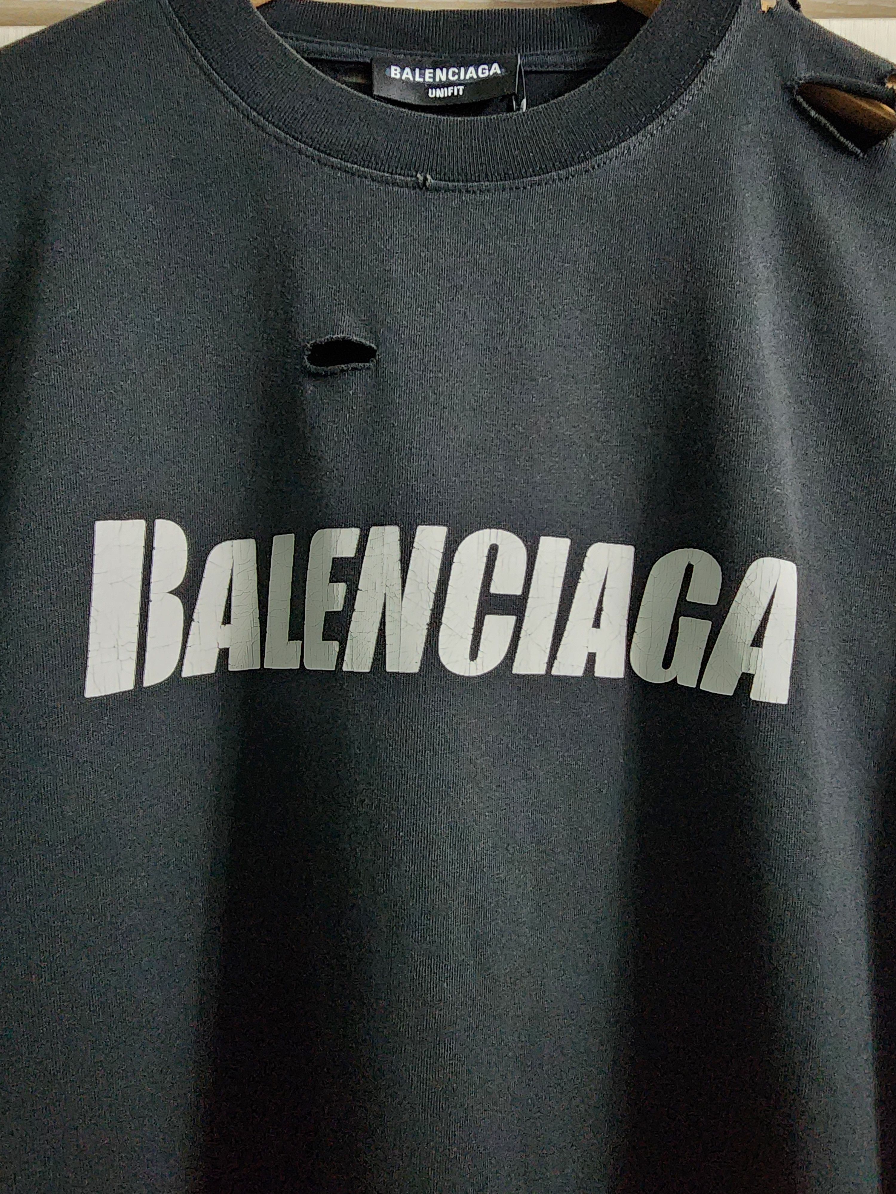 Balenciaga Caps Destroyed Flatground T-Shirt Size US S / EU 44-46 / 1 - 3 Thumbnail