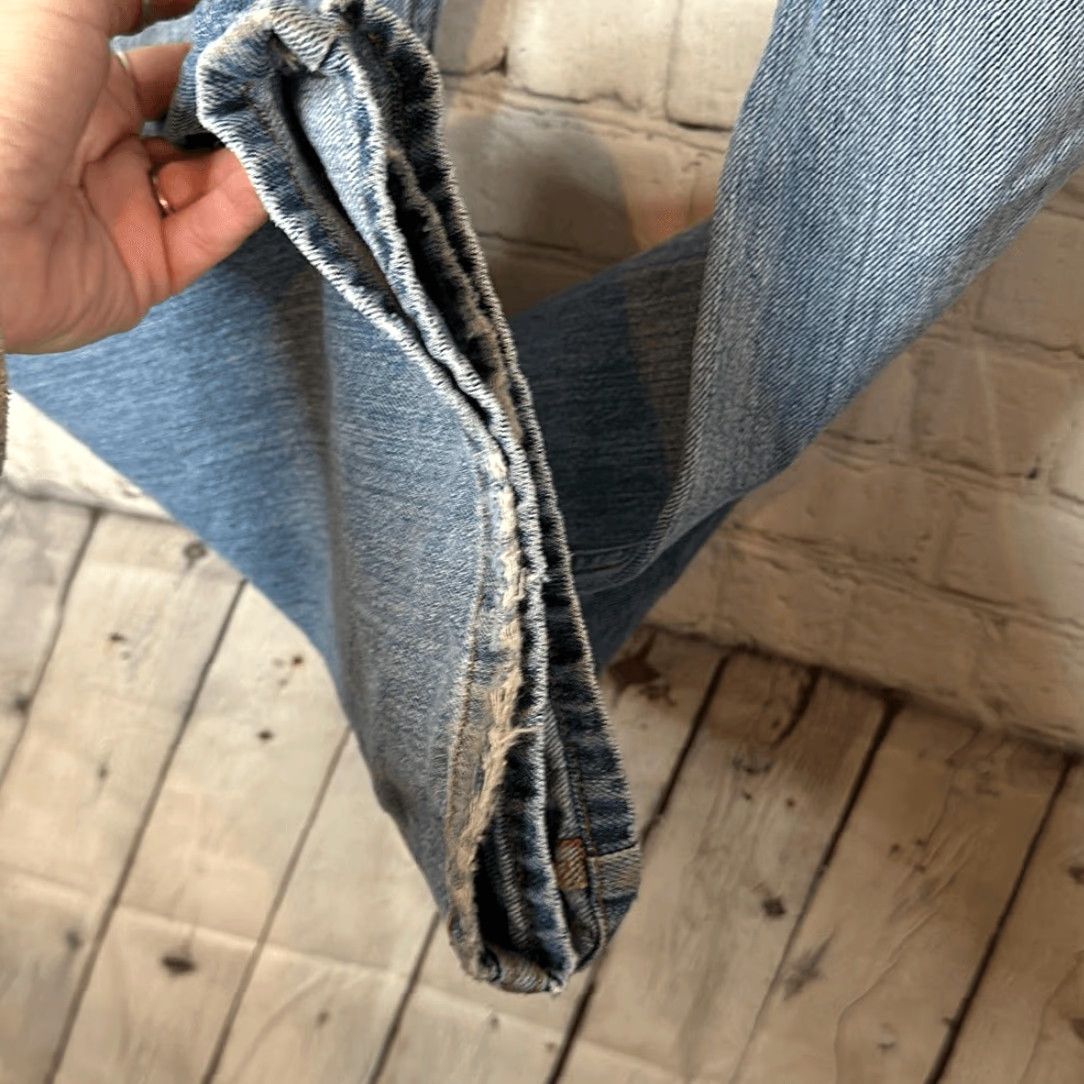 Vintage American Eagle Jeans Women’s size 10 Favorite Fit Light Wash Size 32" / US 10 / IT 46 - 4 Thumbnail
