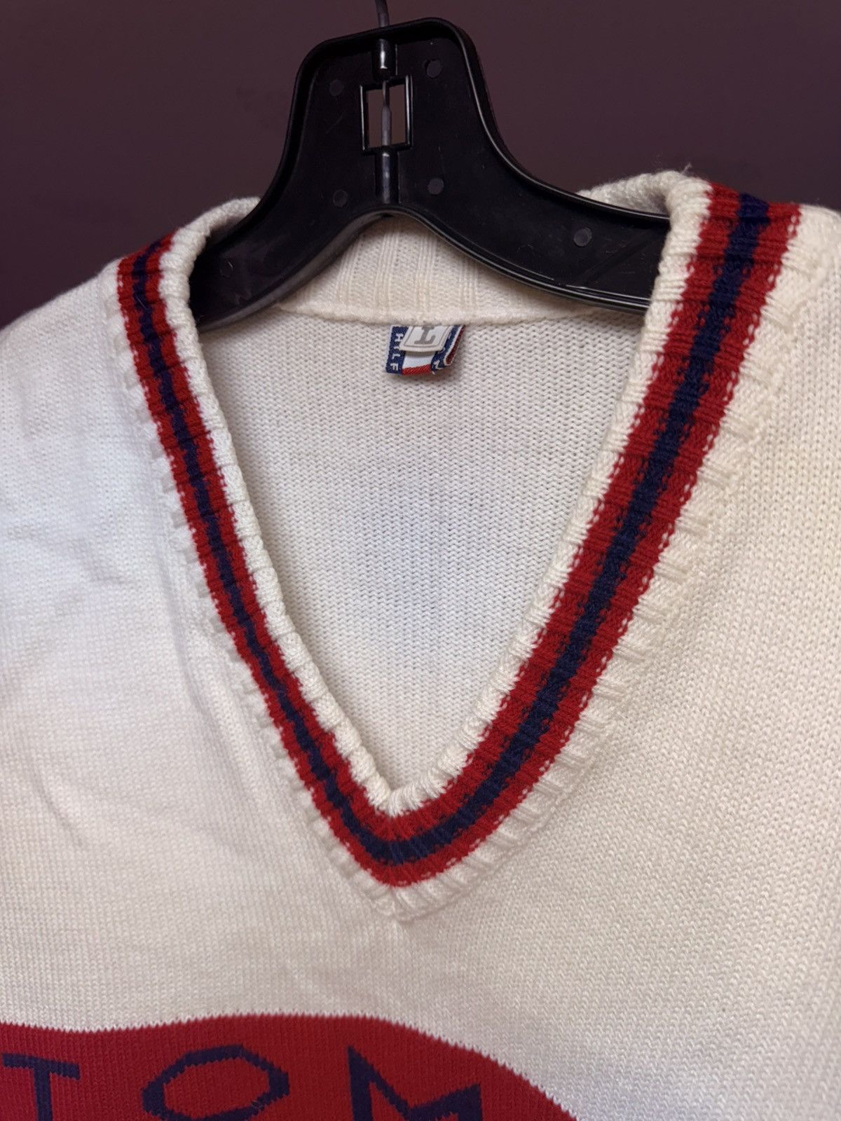 Tommy Hilfiger Tommy Hilfiger Vintage V neck Sweater Size US L / EU 52-54 / 3 - 2 Thumbnail