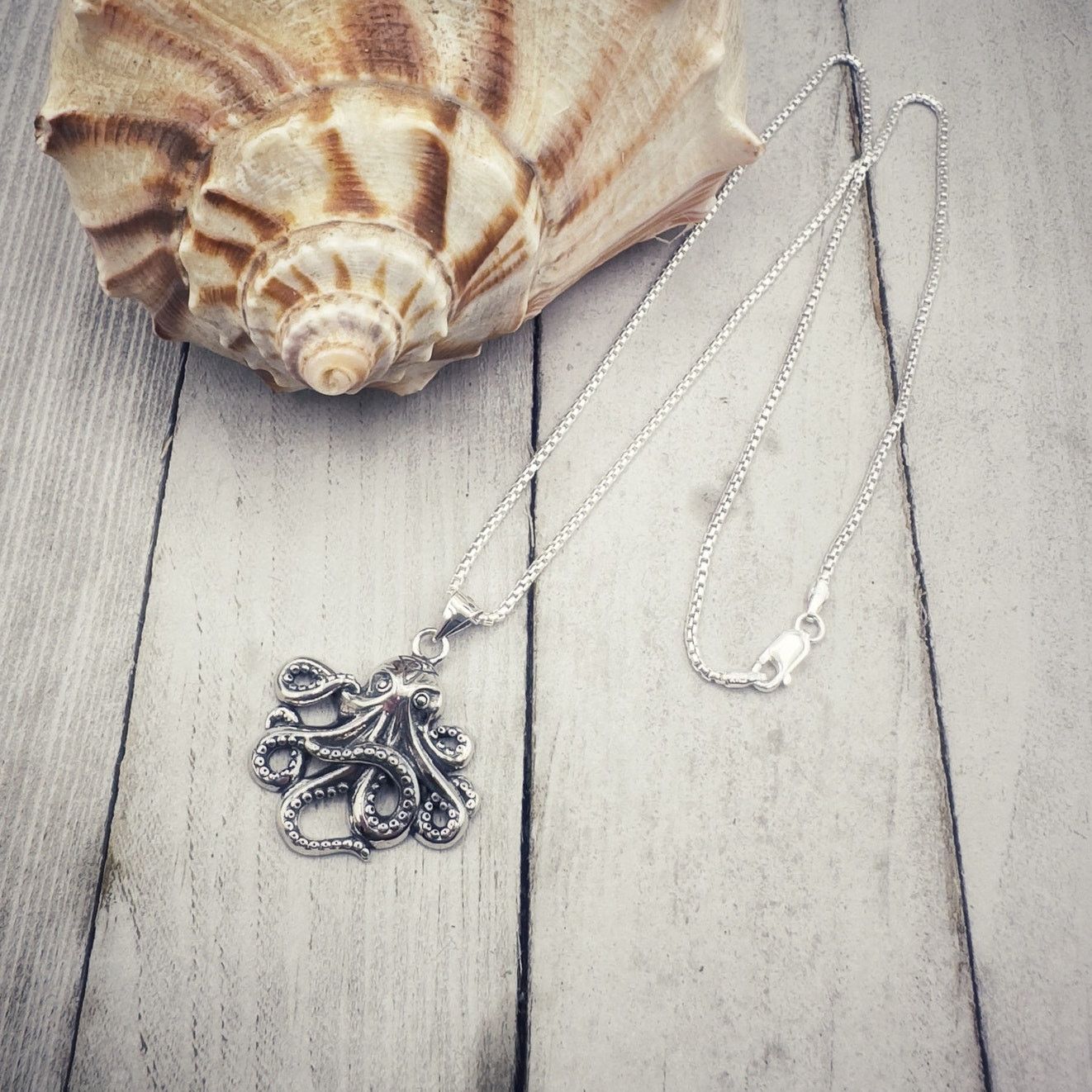 The Unbranded Brand Octopus Sterling Silver Necklace Rounded Box Chain Size ONE SIZE - 1 Thumbnail