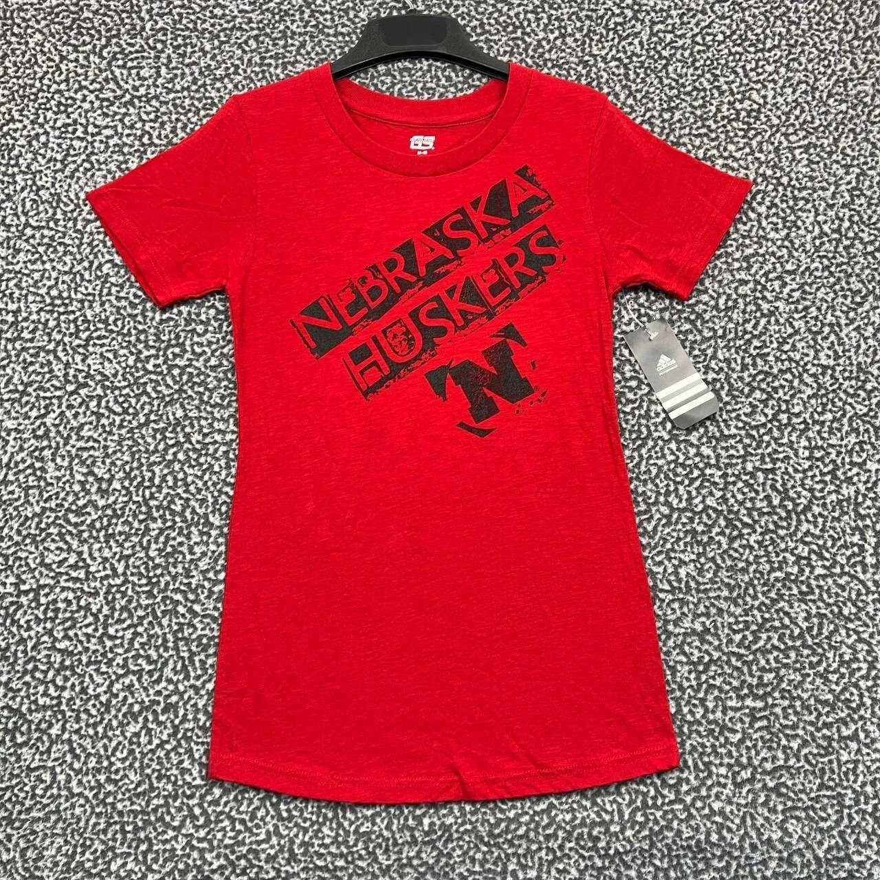 Adidas Nebraska Huskers Shirt Women Adidas Short Sleeve Crew Neck M Size M / US 6-8 / IT 42-44 - 1 Thumbnail
