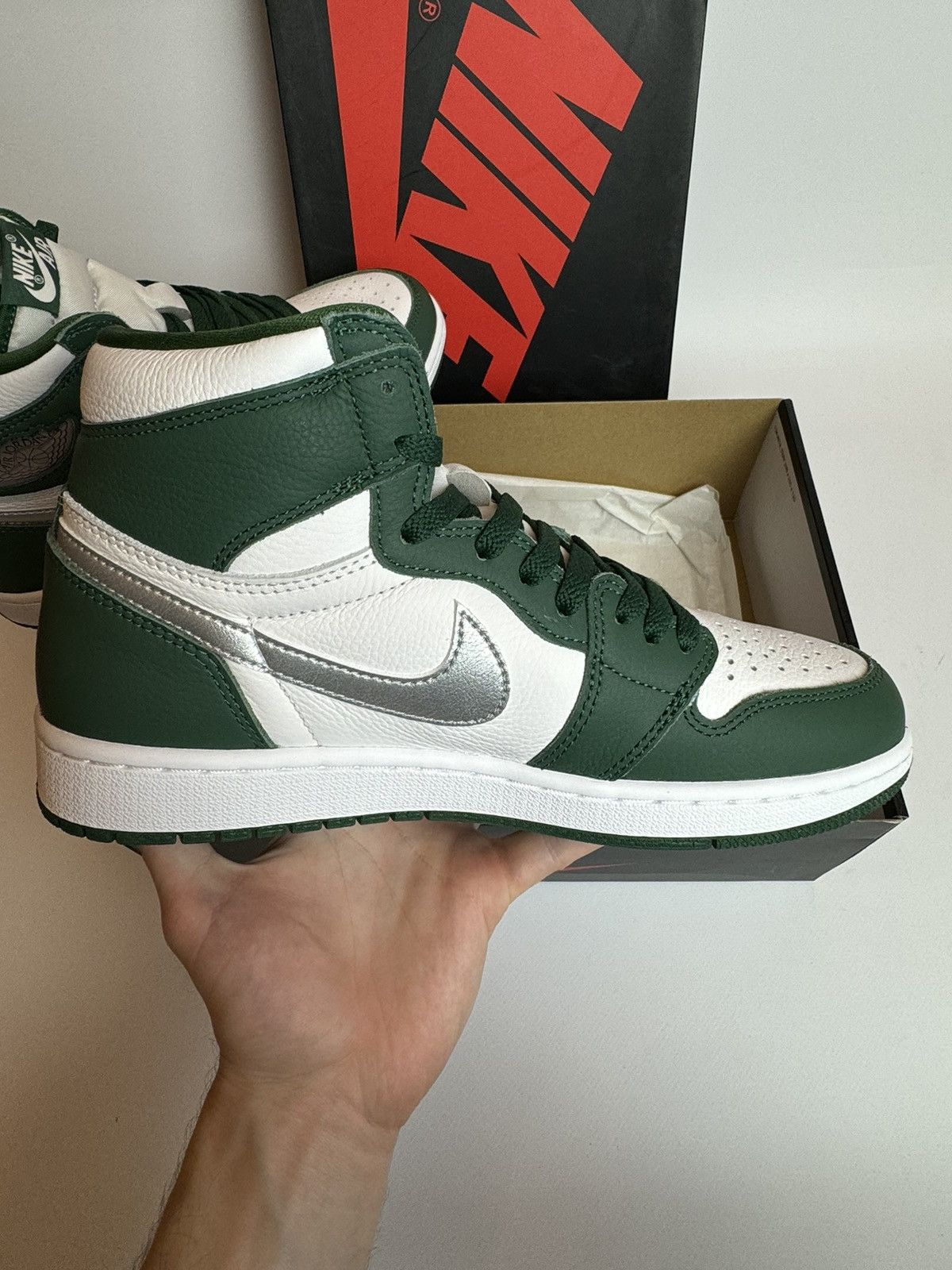 Jordan Brand × Nike New Original Nike Air Jordan 1 Retro High Og DZ5485 303 Size US 9 / EU 42 - 2 Thumbnail