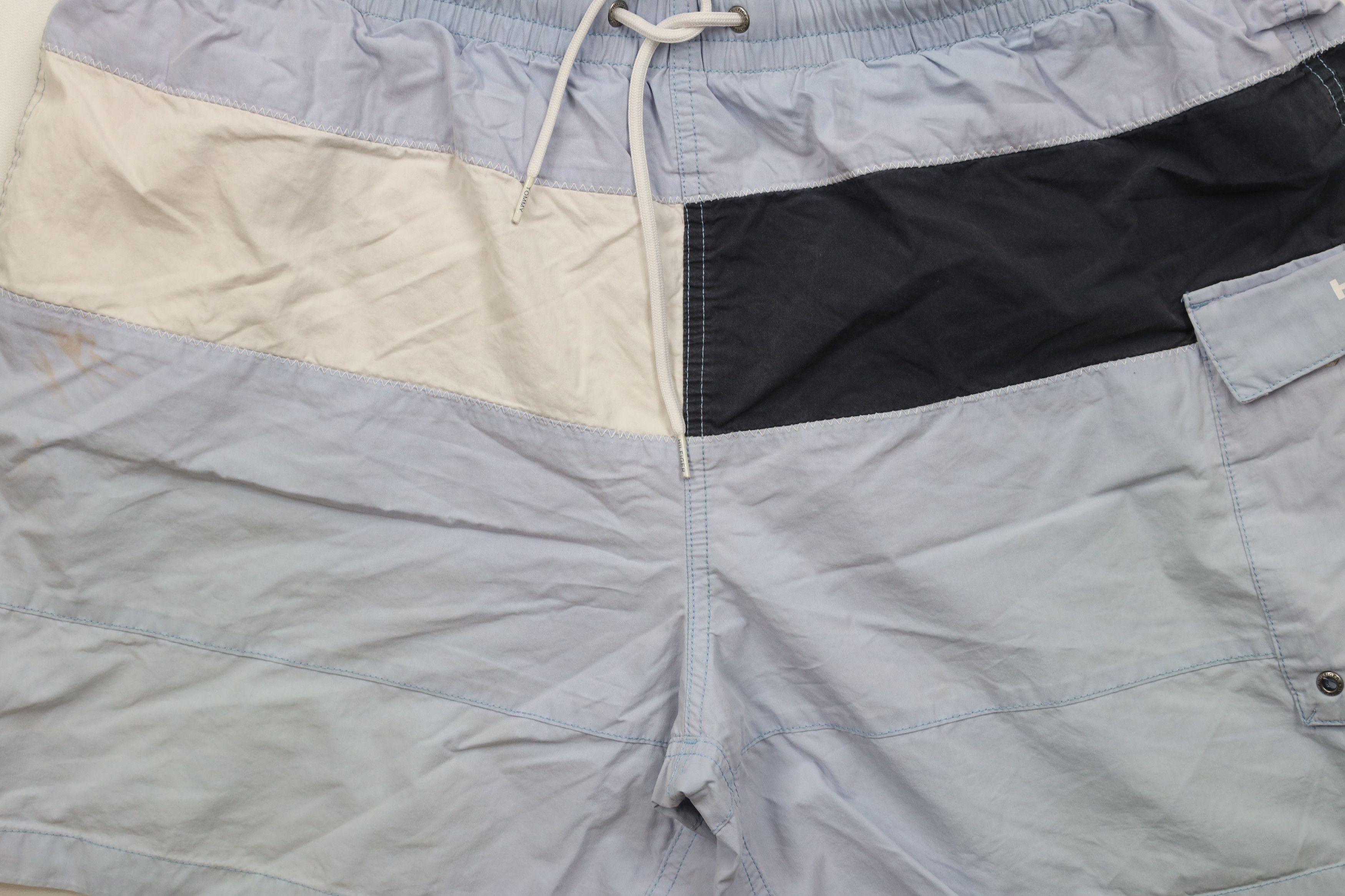 Tommy Hilfiger × Vintage Vintage Tommy Hilfiger Spell Out Lined Shorts Swim Trunks Size US 38 / EU 54 - 4 Thumbnail