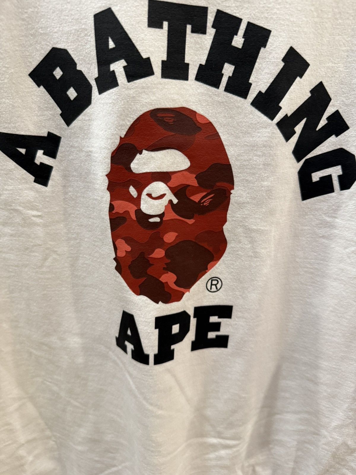 Bape Bape Red logo Tee XXXL Size US XXL / EU 58 / 5 - 2 Thumbnail