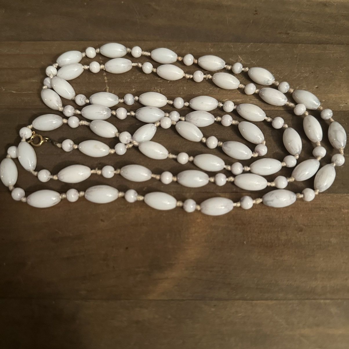 Vintage Vintage long white milk glass bead necklace Size ONE SIZE - 2 Thumbnail
