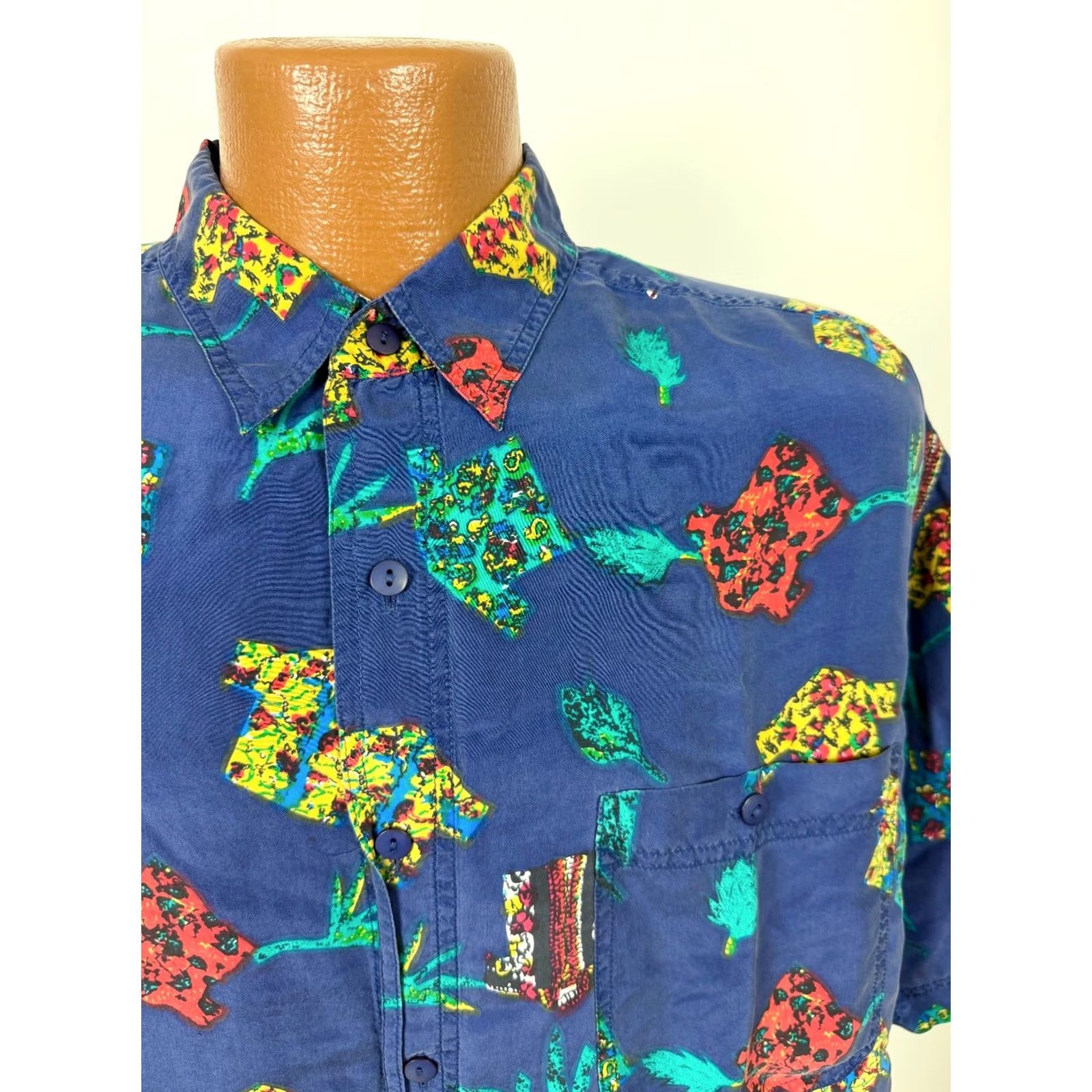 Vintage VINTAGE 90s Impact Shirt Men Large Hawaiian Patterns Surf Luau Button Up Silk Blue Size US L / EU 52-54 / 3 - 3 Thumbnail