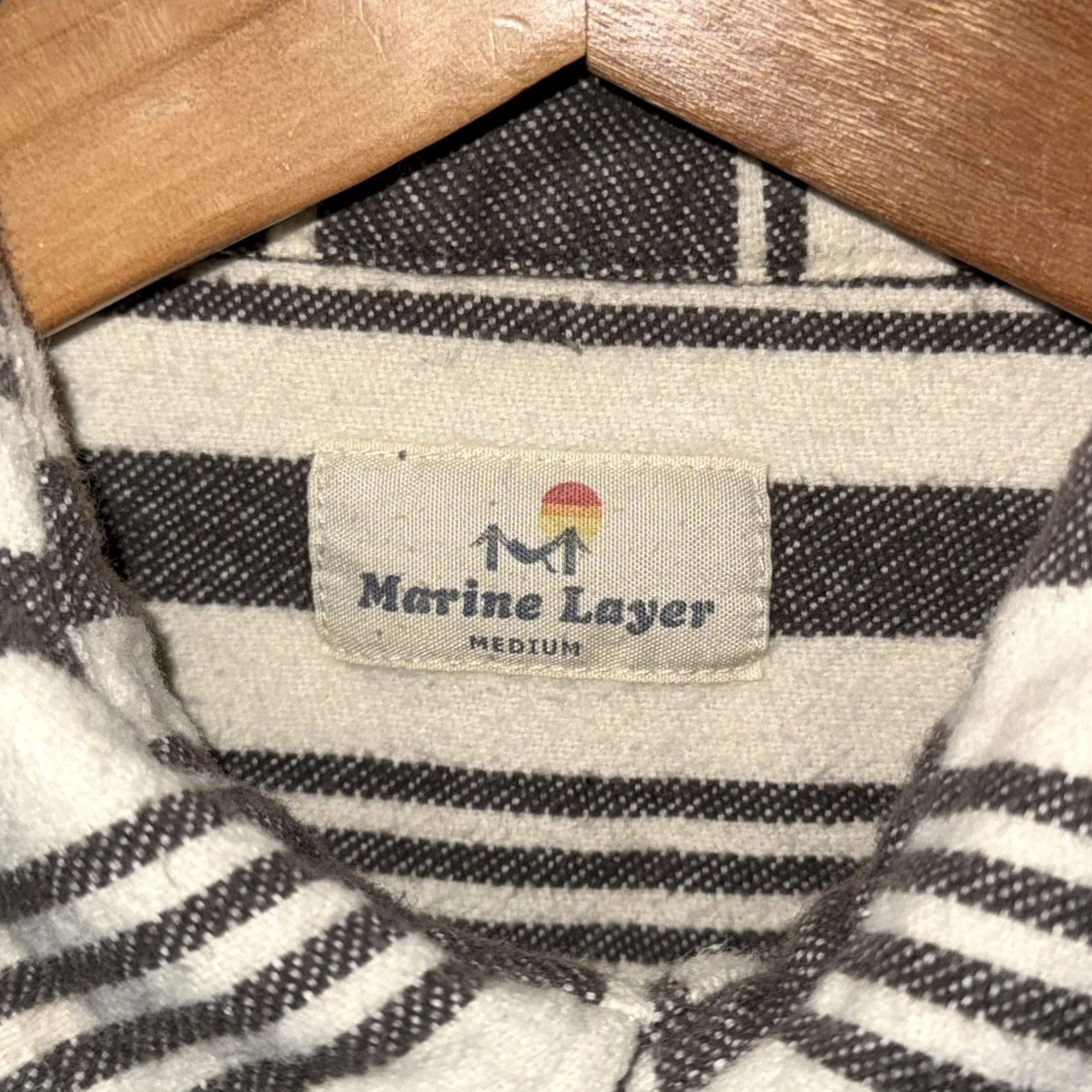 Marine Layer VINTAGE? No. Marine Layer Shirt Mens Medium Gray White Striped Button Up Long Sleeve Cotton Size US M / EU 48-50 / 2 - 4 Thumbnail