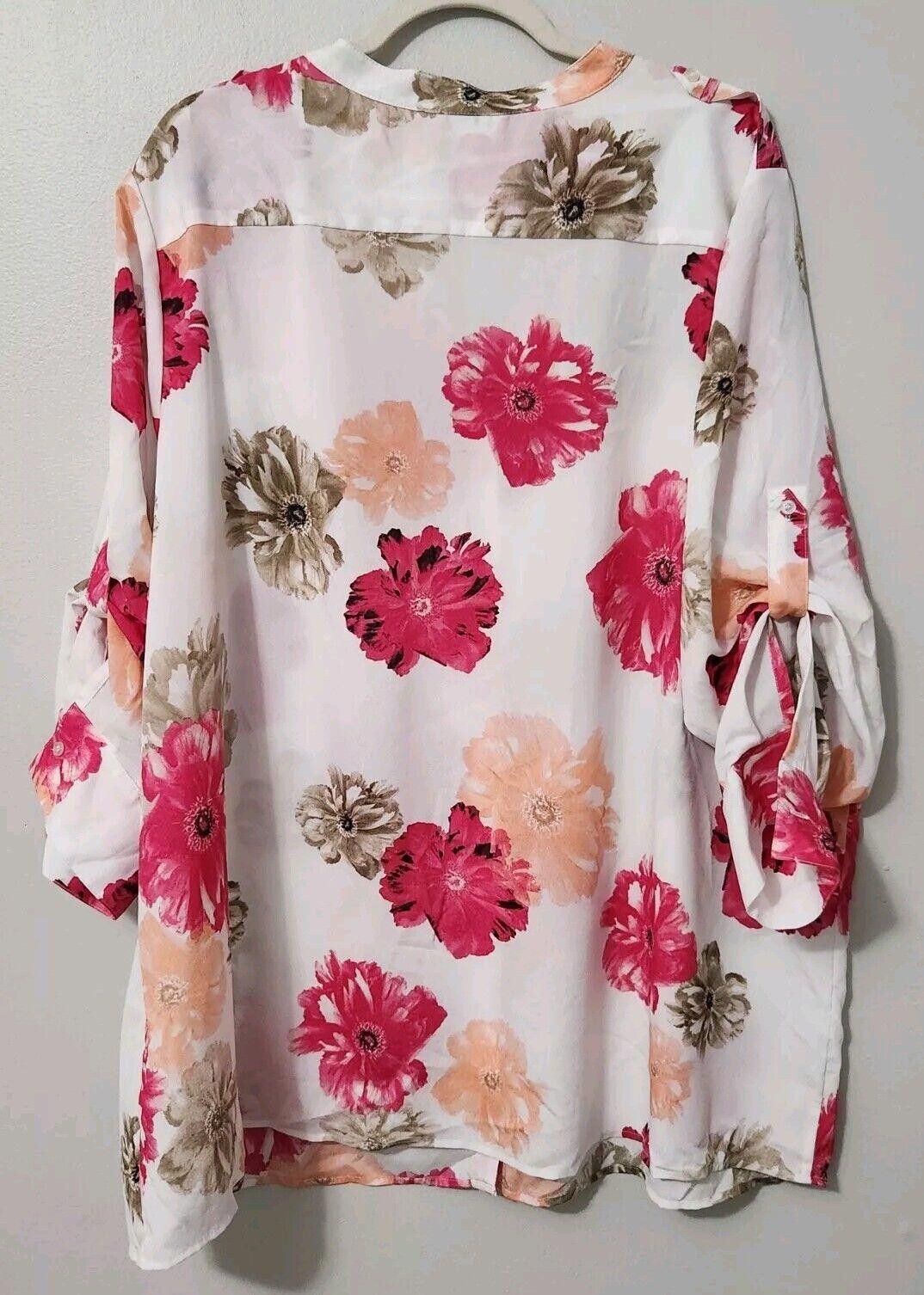 Calvin Klein Calvin Klein Top 3x Plus Size Button Down V Neck Floral Size 3XL / US 20-22 - 2 Thumbnail