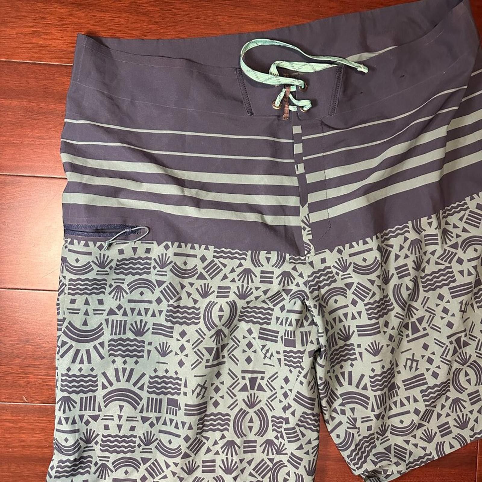 Patagonia Patagonia Men’s Swim Trunks – Size 36 Size US 32 / EU 48 - 3 Thumbnail