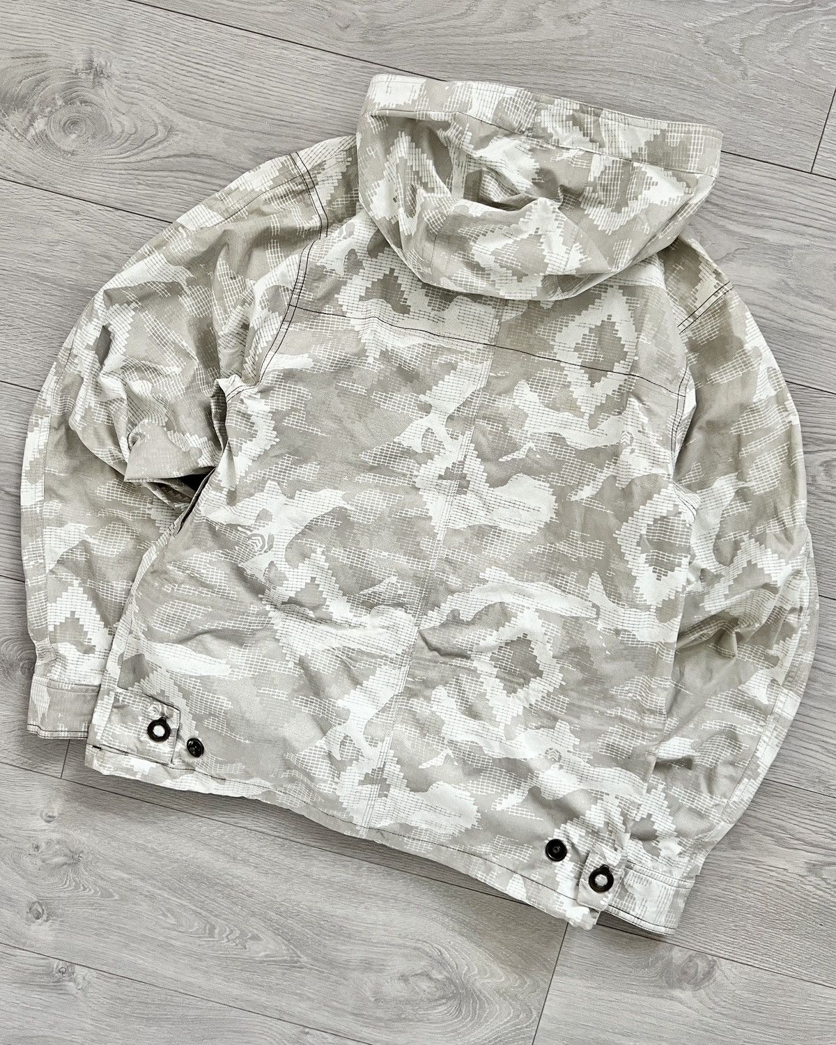 Analog Burton Analog FW2007 Waterproof Snow Camo 'Gasket' Jacket Size US S / EU 44-46 / 1 - 7 Thumbnail