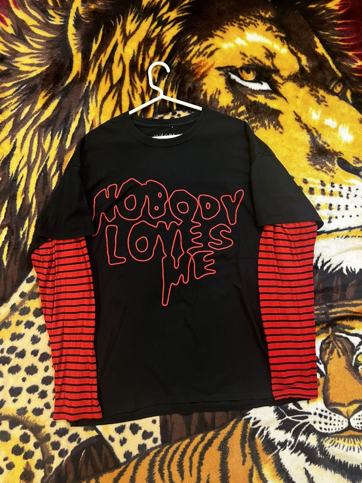 Rap Tees Yungblud “Nobody Loves Me” Grunge Style Tee Size US XL / EU 56 / 4 - 1 Thumbnail