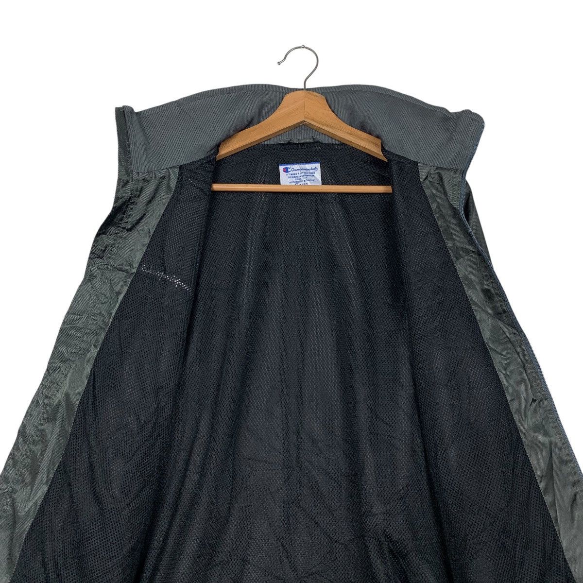 Champion CHAMPION Products Small Logo Lightweight Jacket #2373-C106 Size US L / EU 52-54 / 3 - 12 Thumbnail
