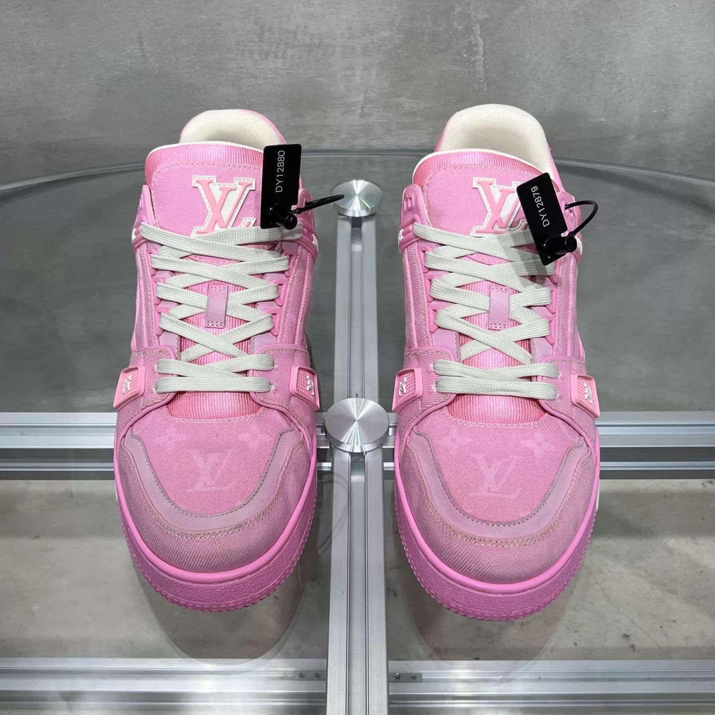 Louis Vuitton Louis Vuitton LV Trainer Pink Denim UK9 (43) DY13921 Size US 10 / EU 43 - 1 Thumbnail
