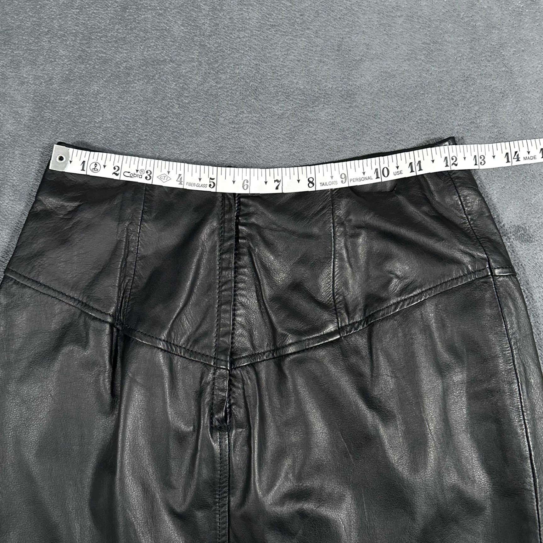 Vintage VINTAGE Pelle Cuir Skirt Womens 6 Black Leather Pencil Knee Length High Waist Lined Zip Womens 6 Black Leather Pencil Knee Length High Waist Lined Zip Size 28" / US 6 / IT 42 - 7 Thumbnail