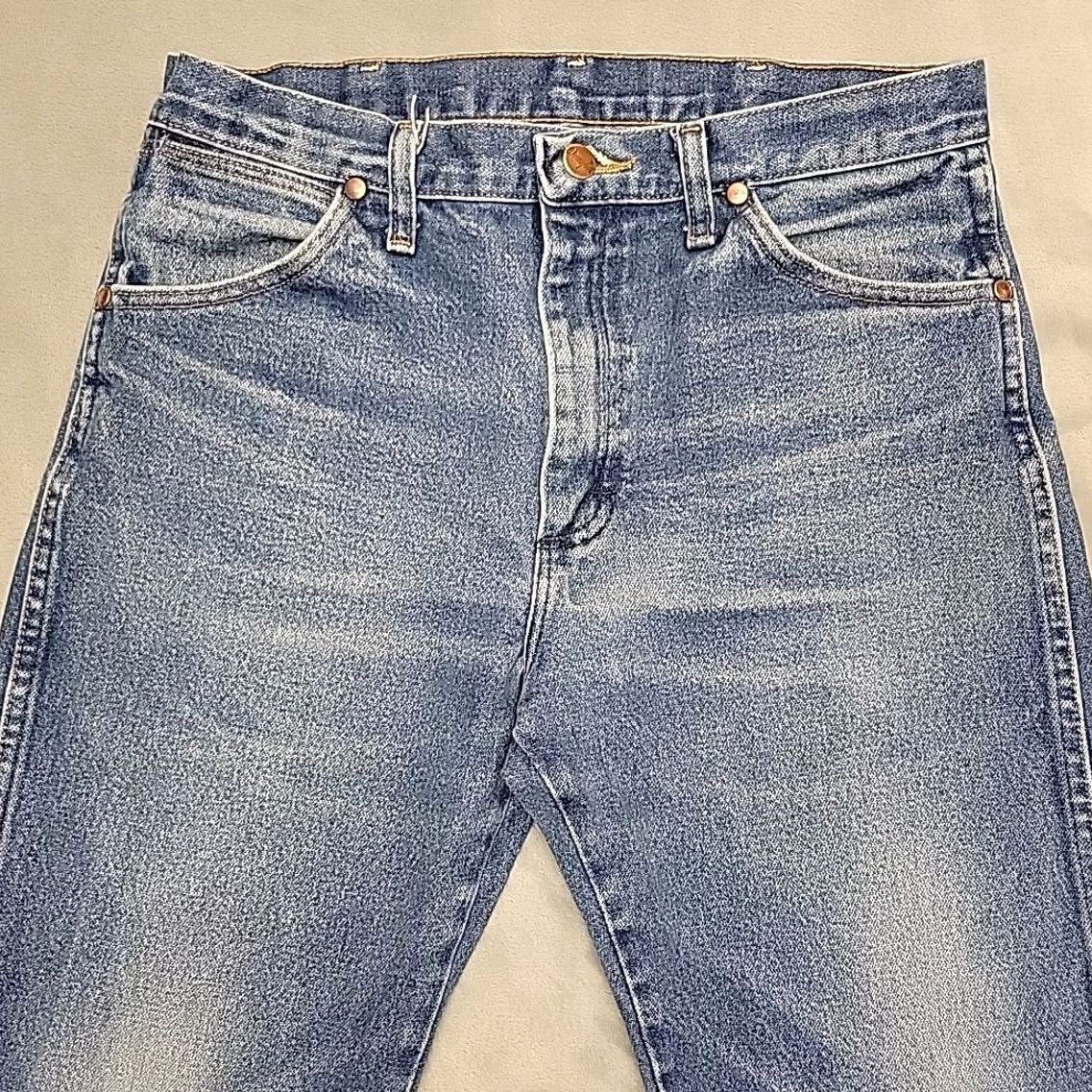 Wrangler Wrangler Jeans Mens 32 Blue Men 32x30 Faded Whiskered Denim Cowboy Western 1013MWZ Size US 32 / EU 48 - 3 Thumbnail