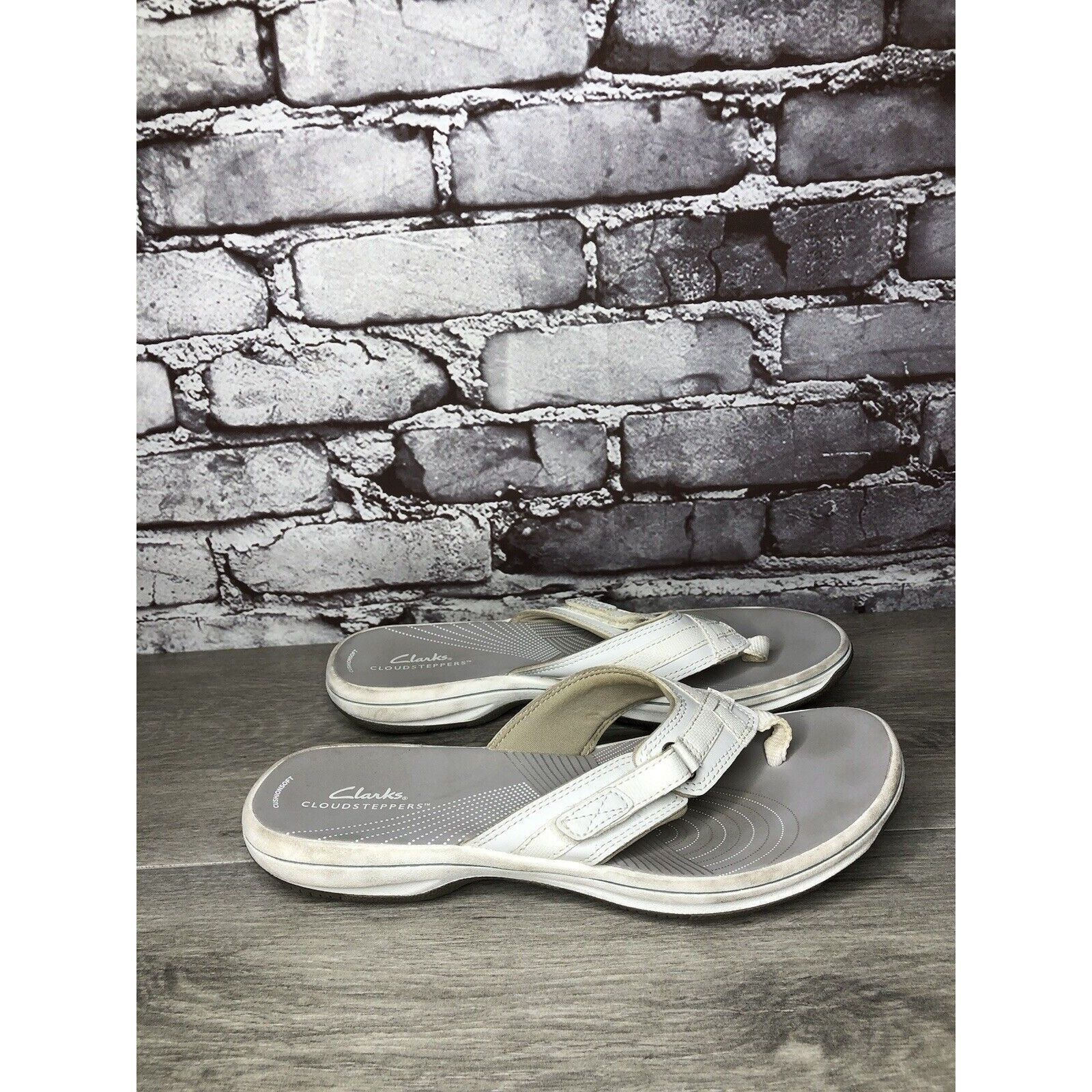 Clarks Clarks Cloudsteppers White Brinkley Flip Flops Foam Sandals Size US 9 / IT 39 - 17 Thumbnail