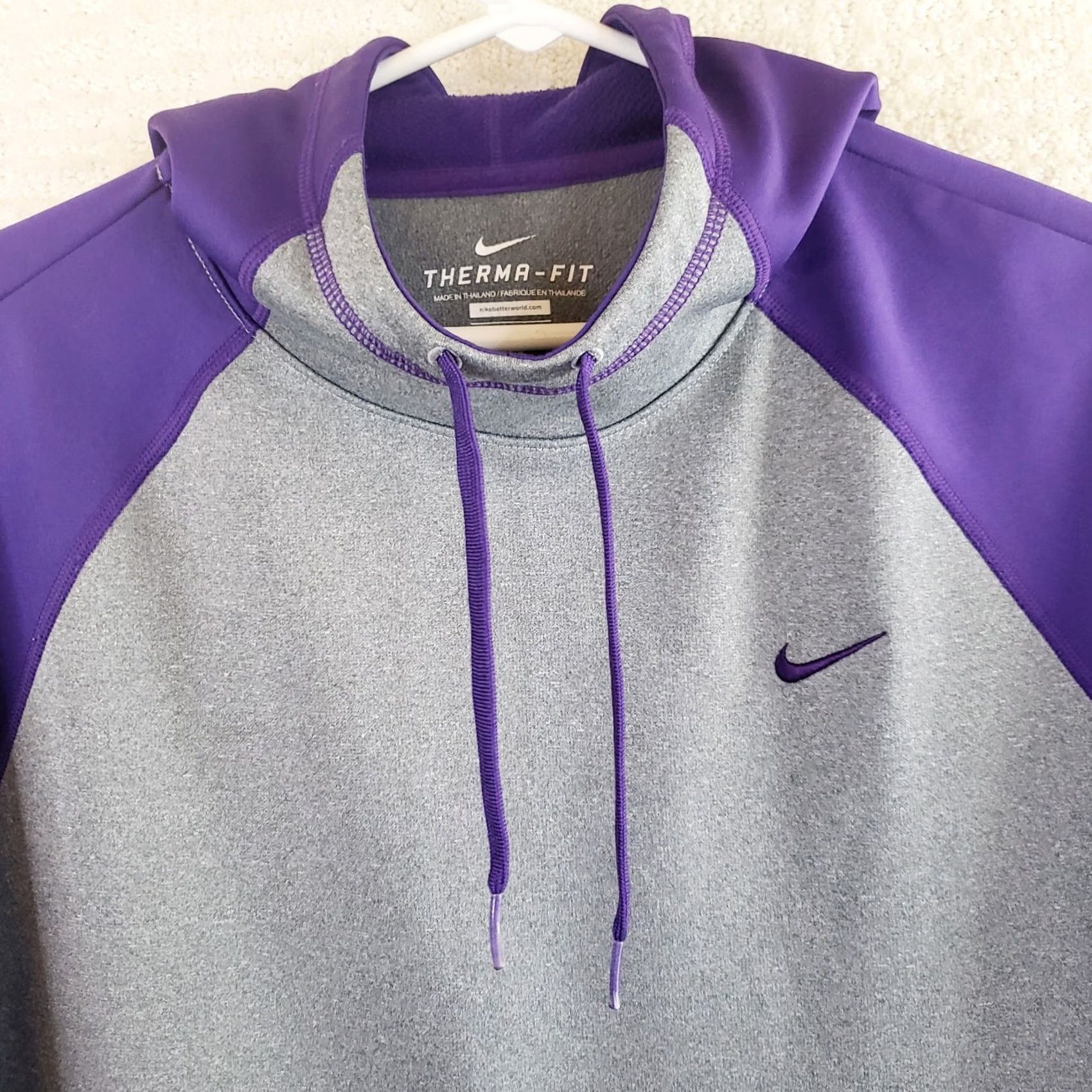 Nike Nike Therma-Fit Hoodie Purple Gray Women M Regular Pullover Hooded Thumb Holes Swoosh Colorblock Size M / US 6-8 / IT 42-44 - 5 Thumbnail