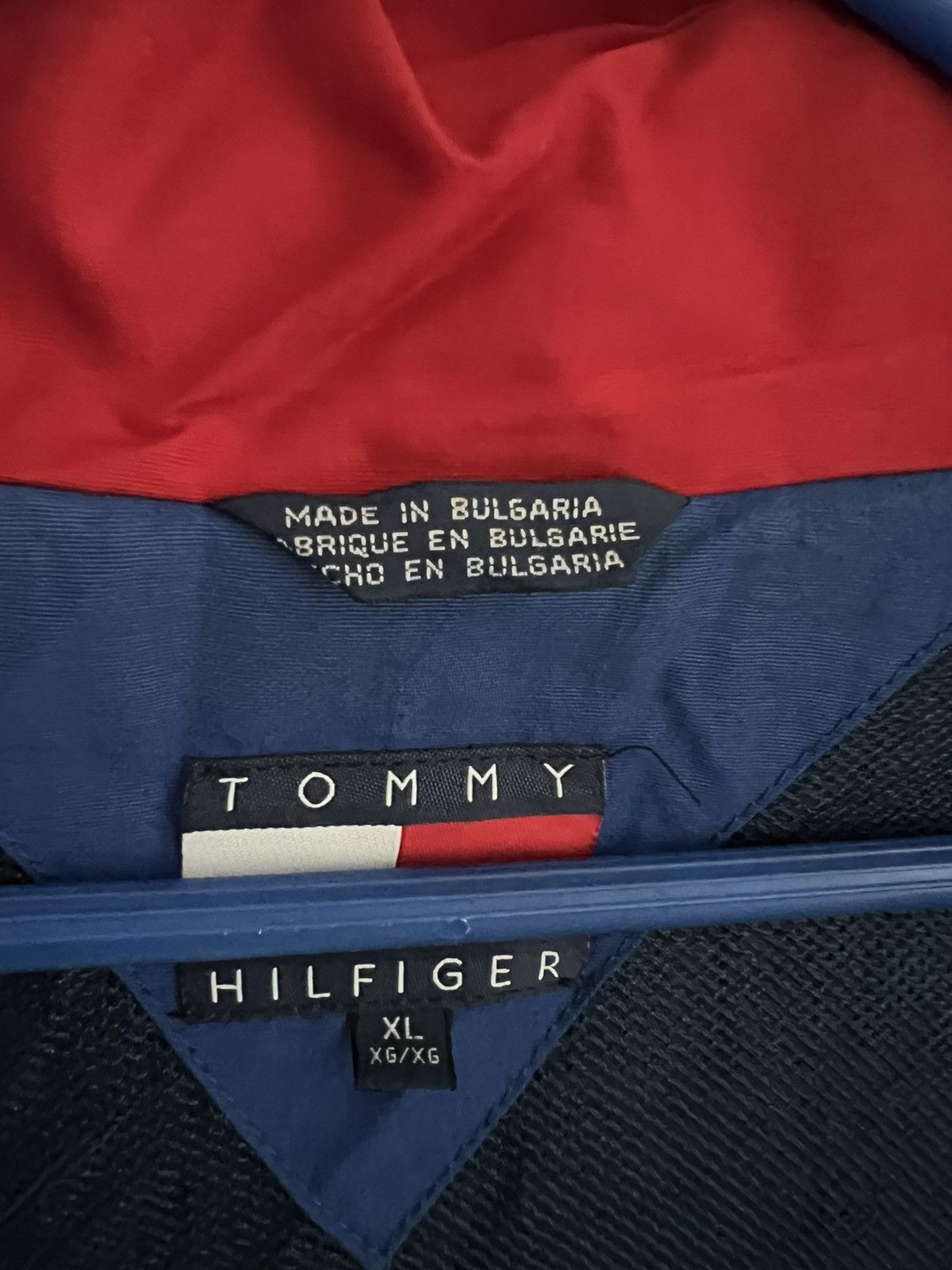 Tommy Hilfiger VINTAGE TOMMY HILFIGER NYLON WINDBREAKER BLUE JACKET Size US XL / EU 56 / 4 - 13 Thumbnail