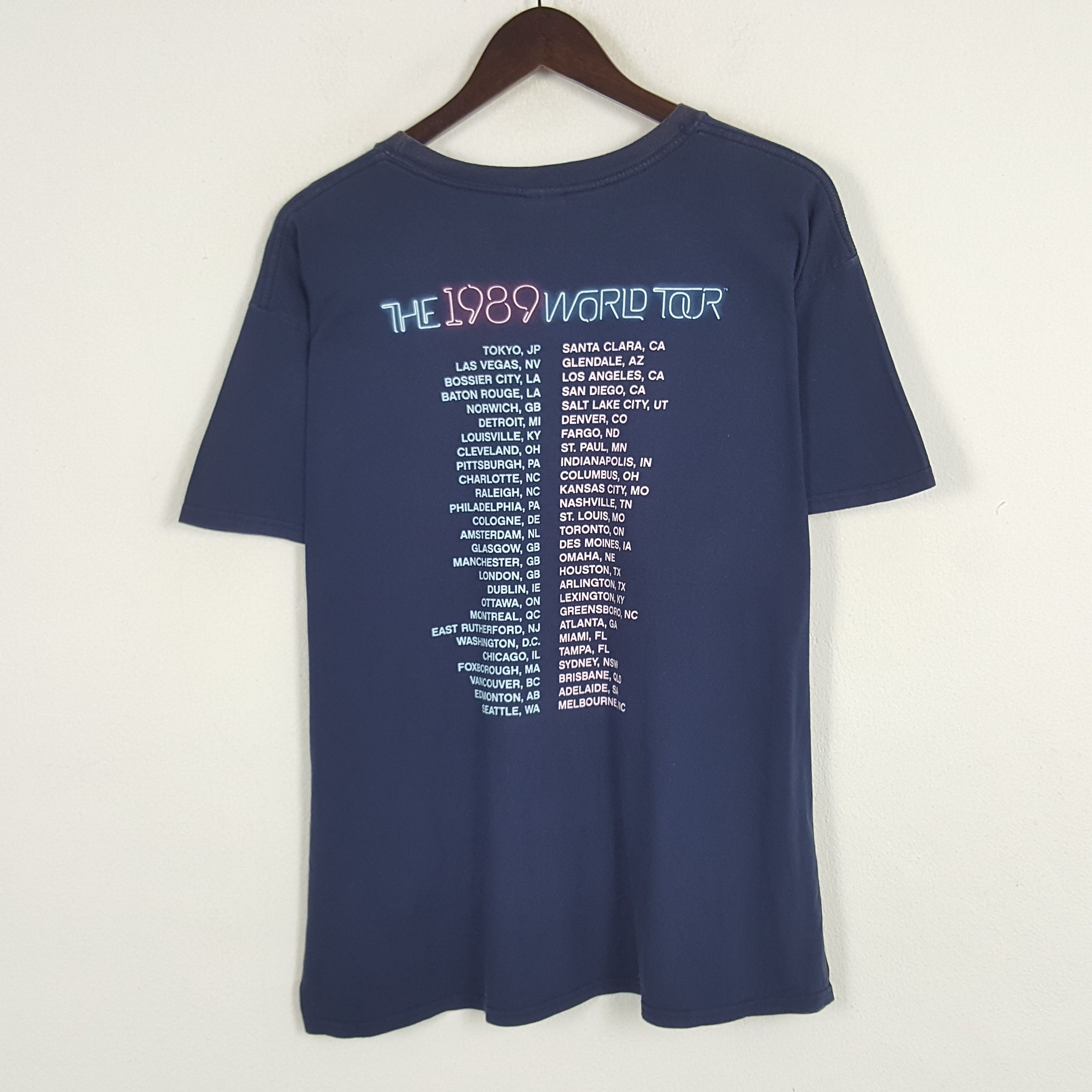 Band Tees × Vintage Vintage Taylor Swift American Singer Tour Tshirt Size US XL / EU 56 / 4 - 3 Thumbnail
