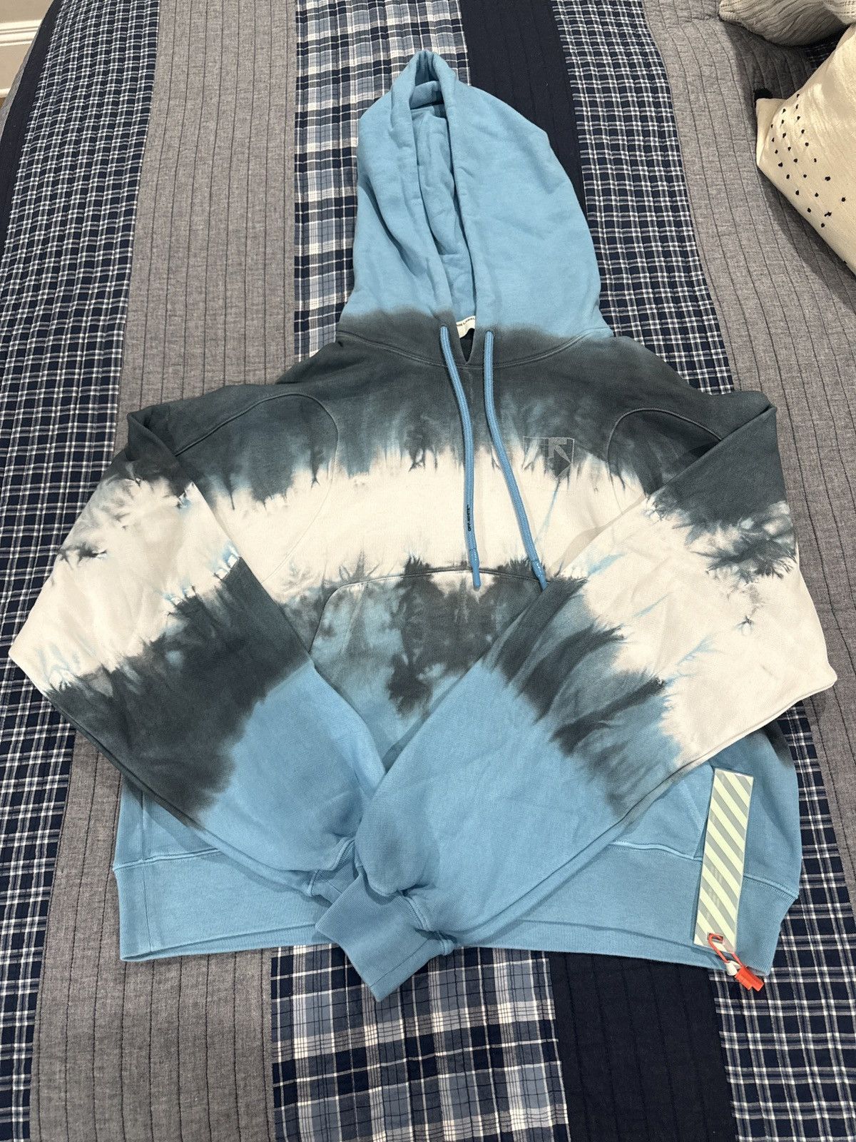 Off-White OFF-WHITE Arrows Tye Dye “Blue” Hoodie Size US XL / EU 56 / 4 - 1 Thumbnail